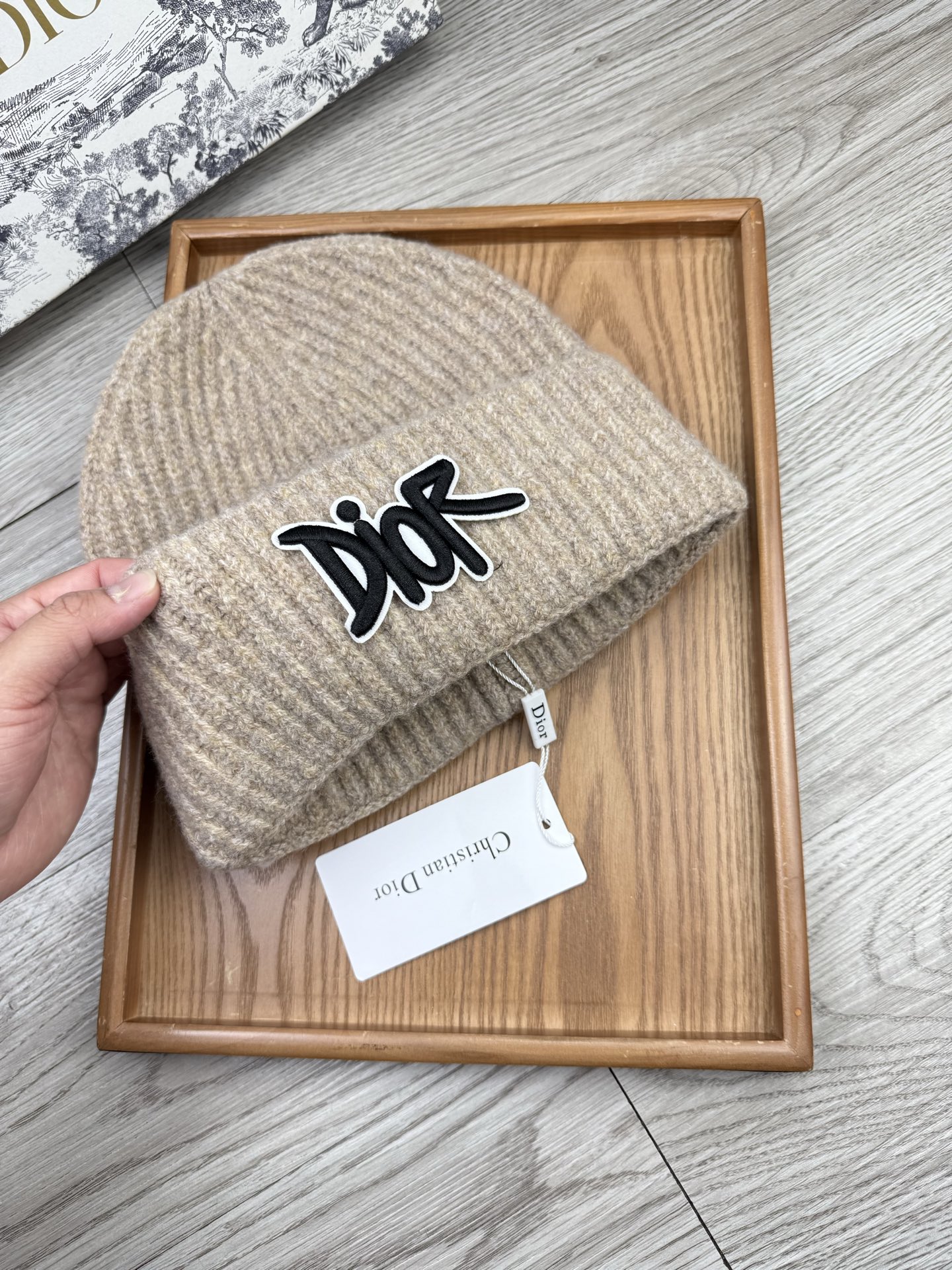 。Dior。福利！【细毛线针织单帽】新款上架，特别实惠的一个系列帽子，面料：细毛线。密度紧致！毛线针织面