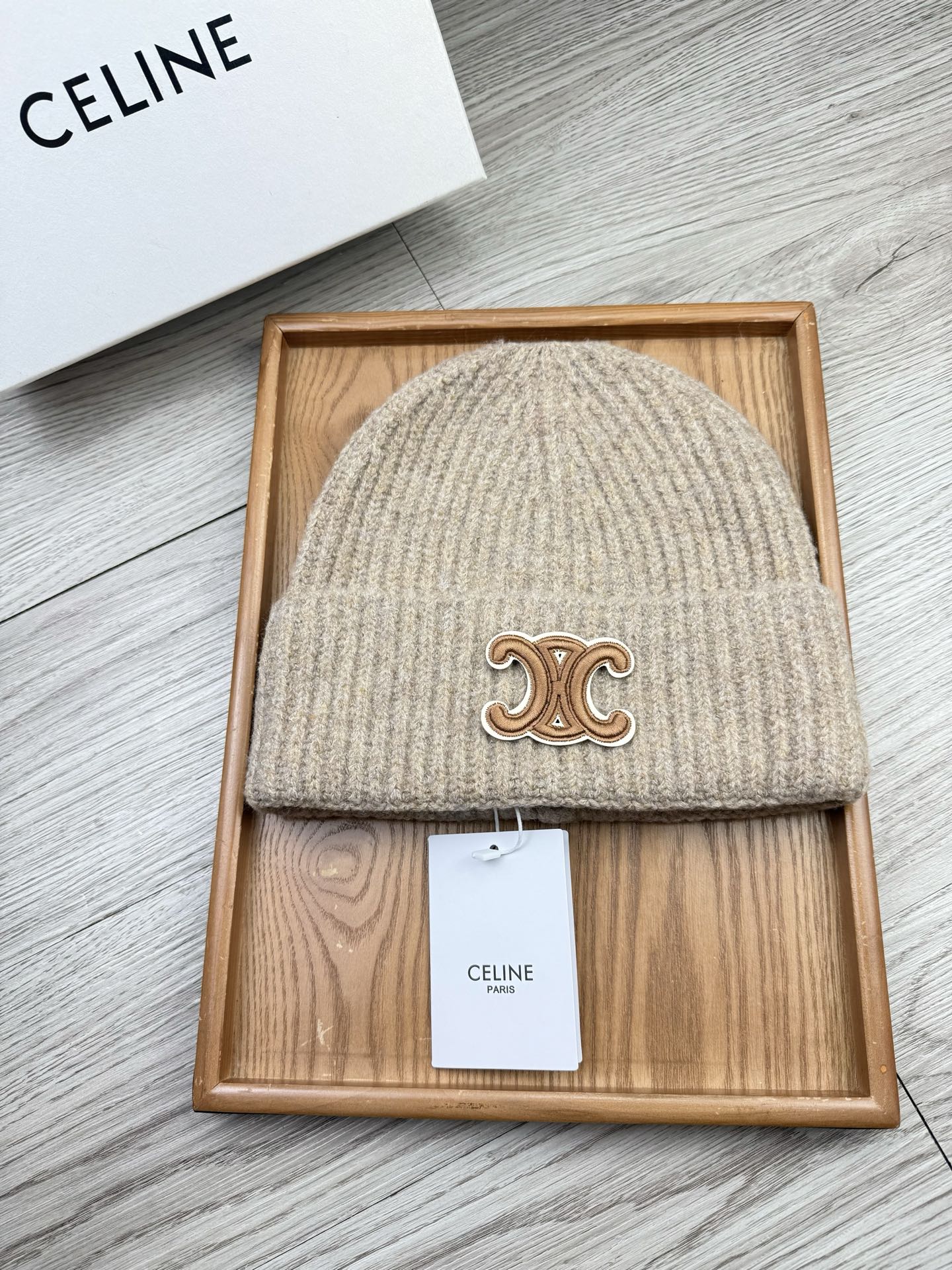 。赛琳。福利！【细毛线针织单帽】新款上架，特别实惠的一个系列帽子，面料：细毛线。密度紧致！毛线针织面料手