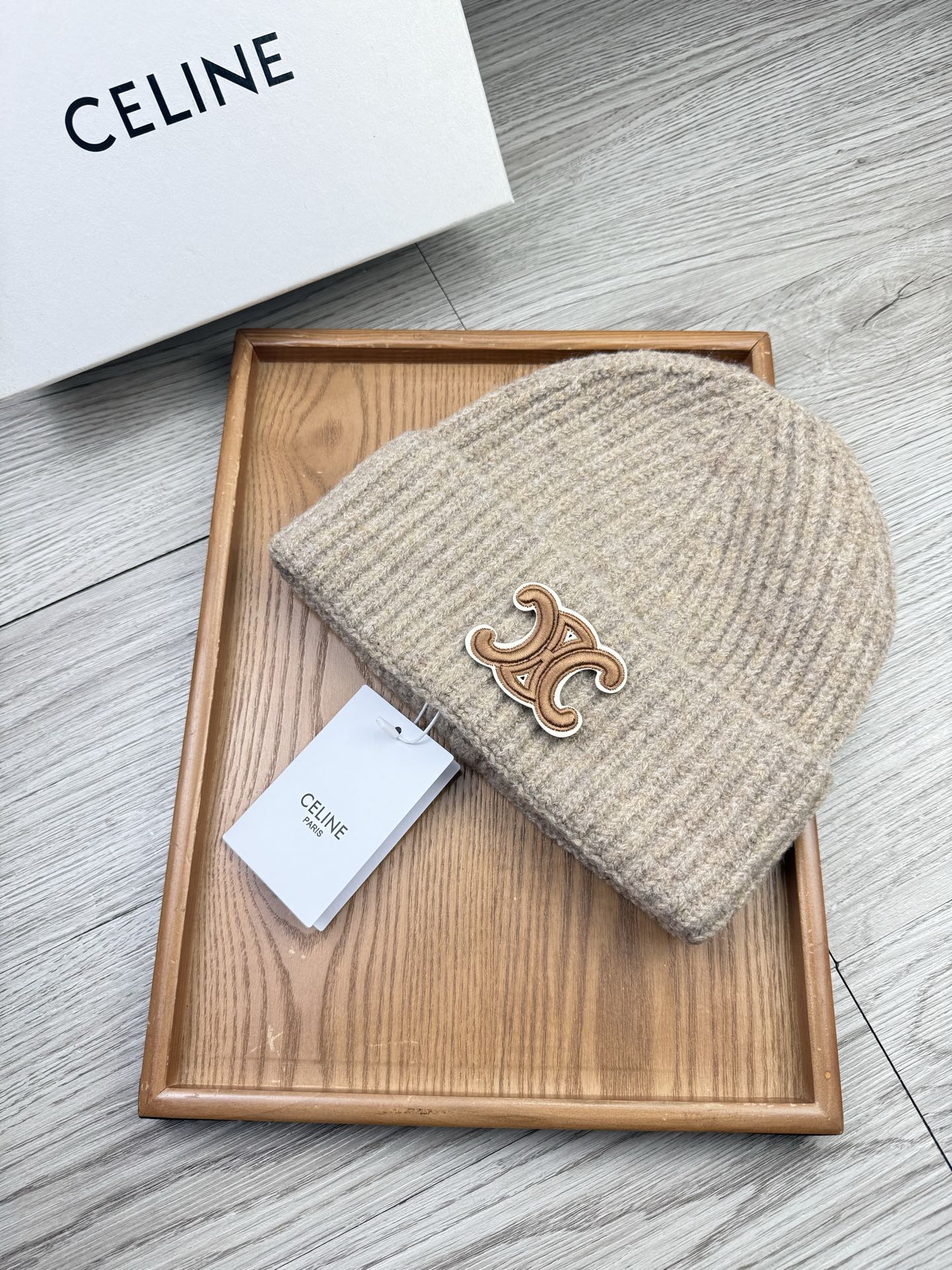 。赛琳。福利！【细毛线针织单帽】新款上架，特别实惠的一个系列帽子，面料：细毛线。密度紧致！毛线针织面料手