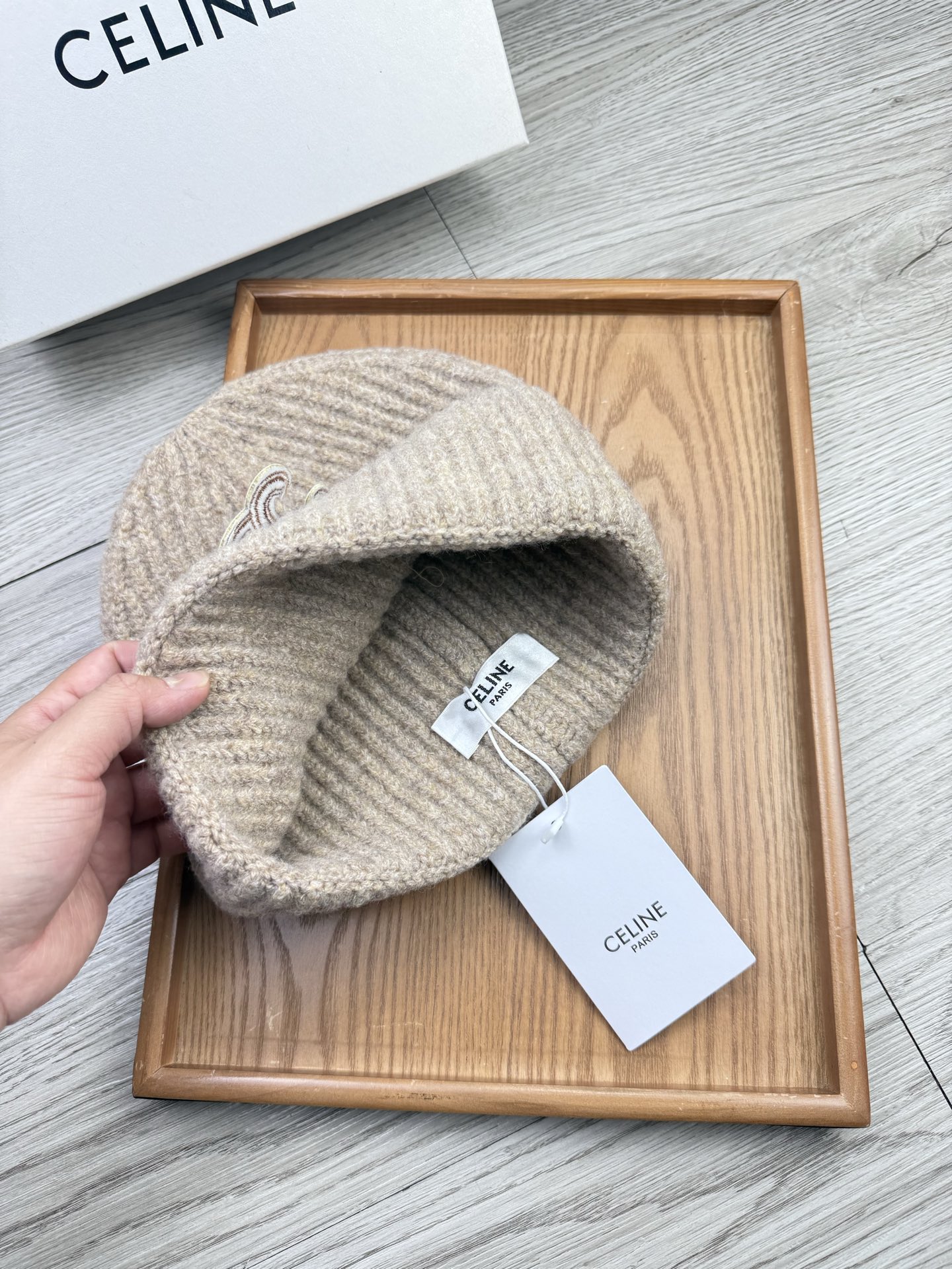 。赛琳。福利！【细毛线针织单帽】新款上架，特别实惠的一个系列帽子，面料：细毛线。密度紧致！毛线针织面料手