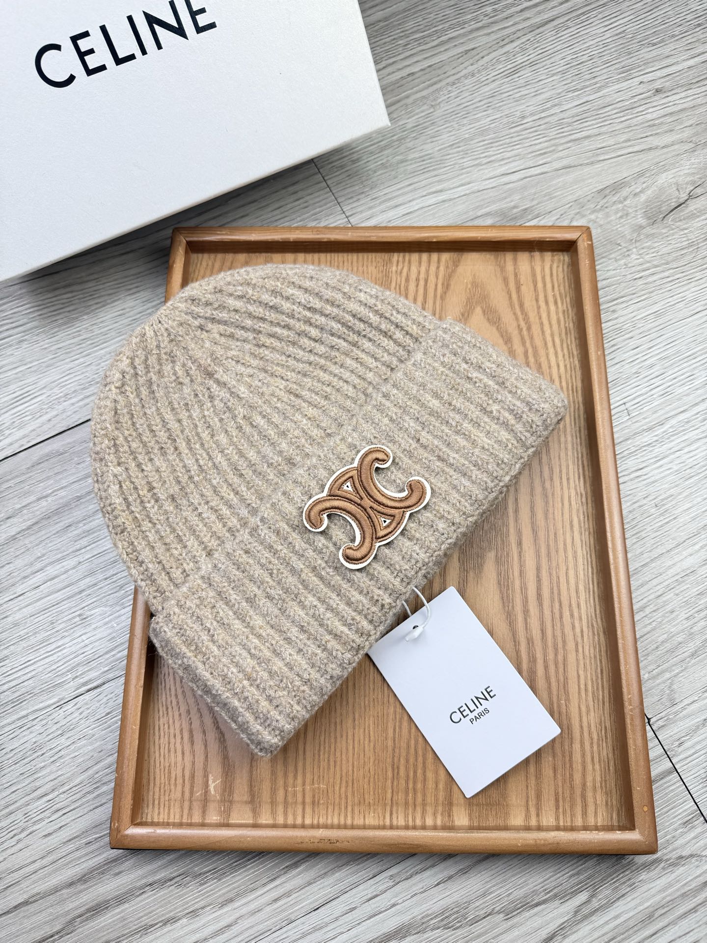 。赛琳。福利！【细毛线针织单帽】新款上架，特别实惠的一个系列帽子，面料：细毛线。密度紧致！毛线针织面料手