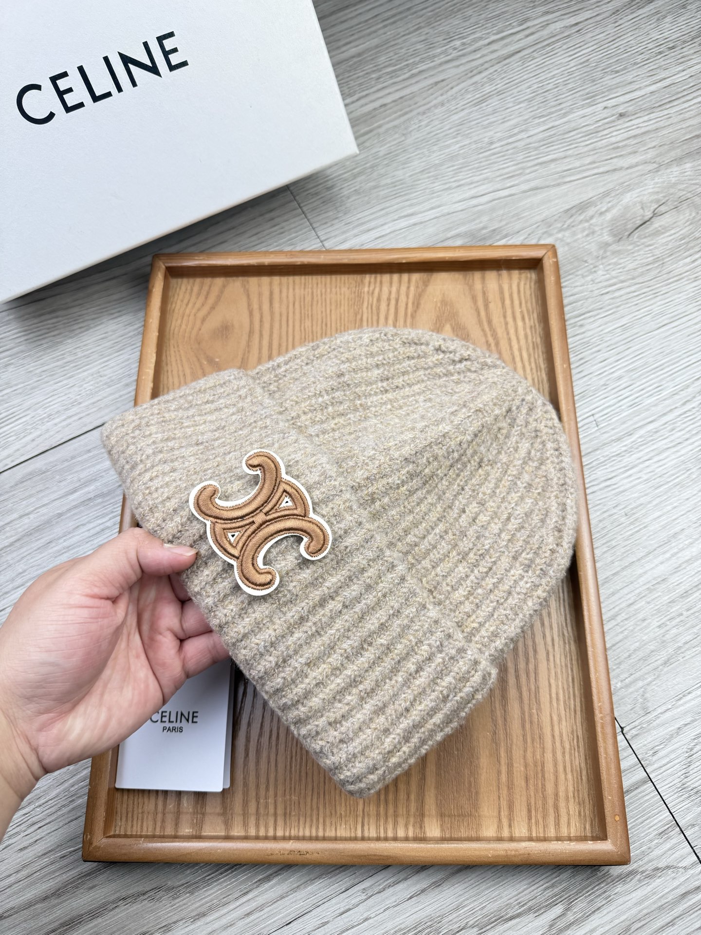 。赛琳。福利！【细毛线针织单帽】新款上架，特别实惠的一个系列帽子，面料：细毛线。密度紧致！毛线针织面料手