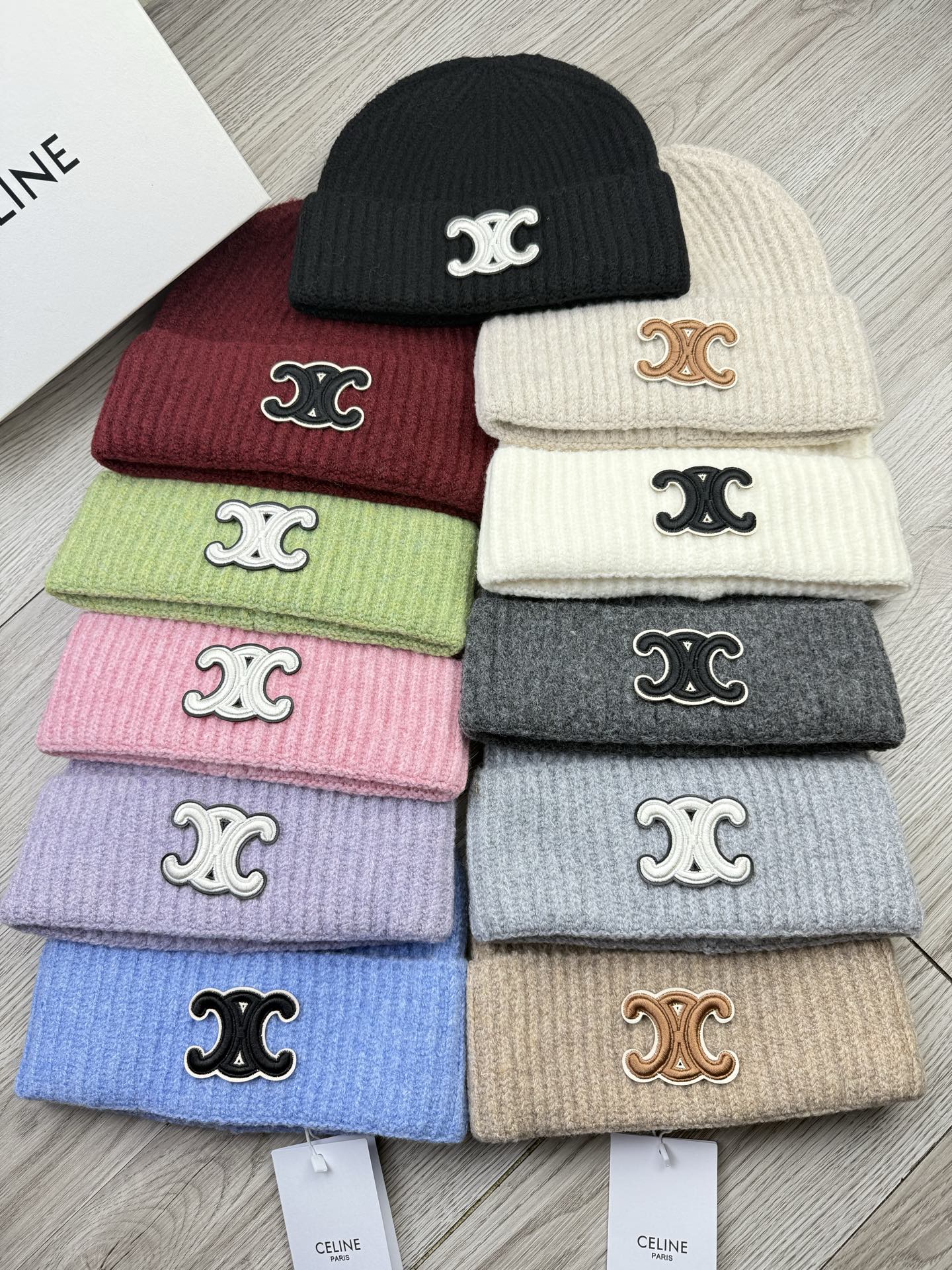 。赛琳。福利！【细毛线针织单帽】新款上架，特别实惠的一个系列帽子，面料：细毛线。密度紧致！毛线针织面料手