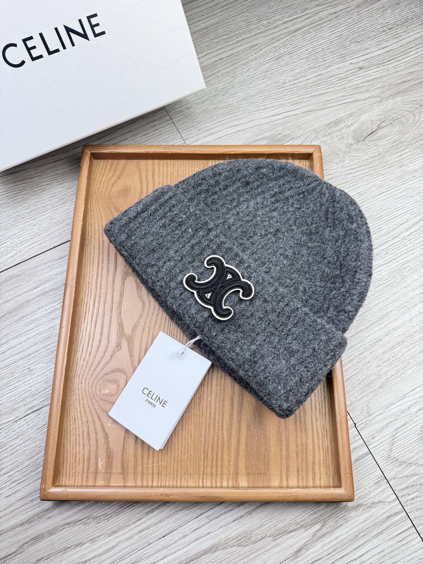 。赛琳。福利！【细毛线针织单帽】新款上架，特别实惠的一个系列帽子，面料：细毛线。密度紧致！毛线针织面料手