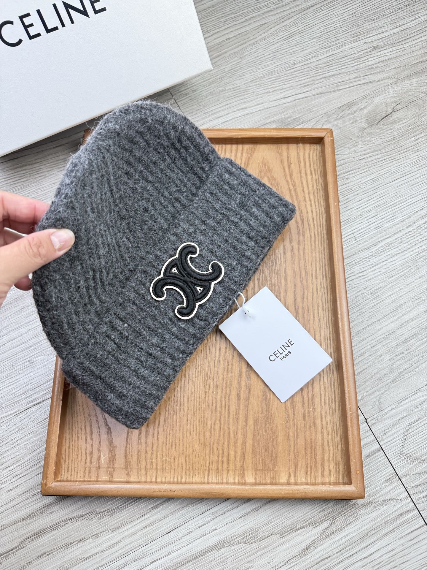 。赛琳。福利！【细毛线针织单帽】新款上架，特别实惠的一个系列帽子，面料：细毛线。密度紧致！毛线针织面料手