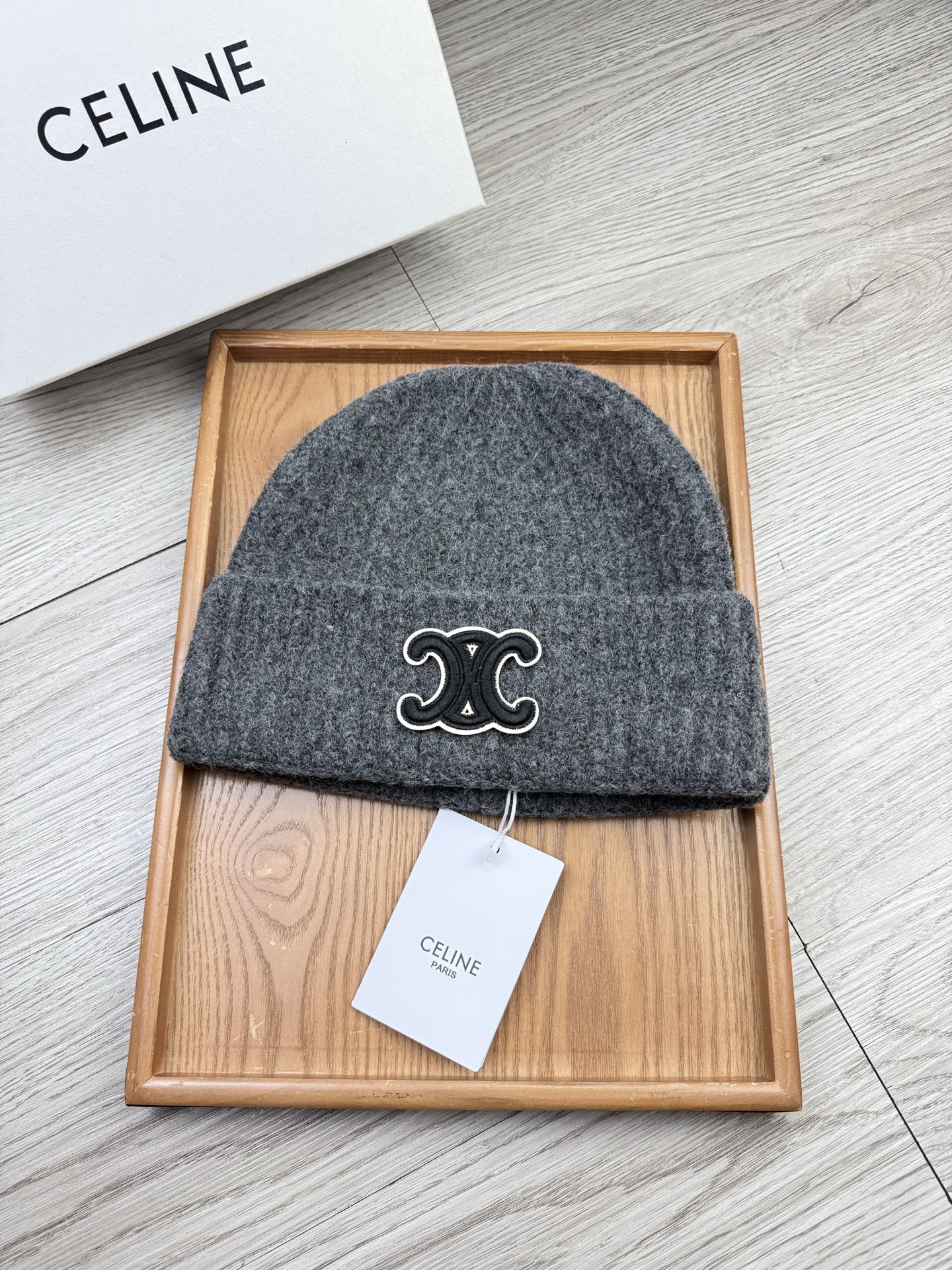 。赛琳。福利！【细毛线针织单帽】新款上架，特别实惠的一个系列帽子，面料：细毛线。密度紧致！毛线针织面料手