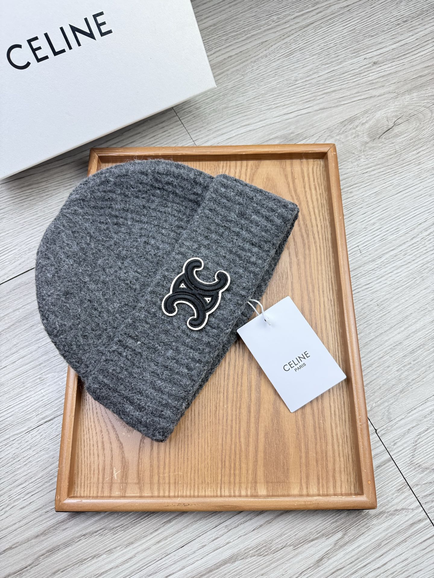 。赛琳。福利！【细毛线针织单帽】新款上架，特别实惠的一个系列帽子，面料：细毛线。密度紧致！毛线针织面料手