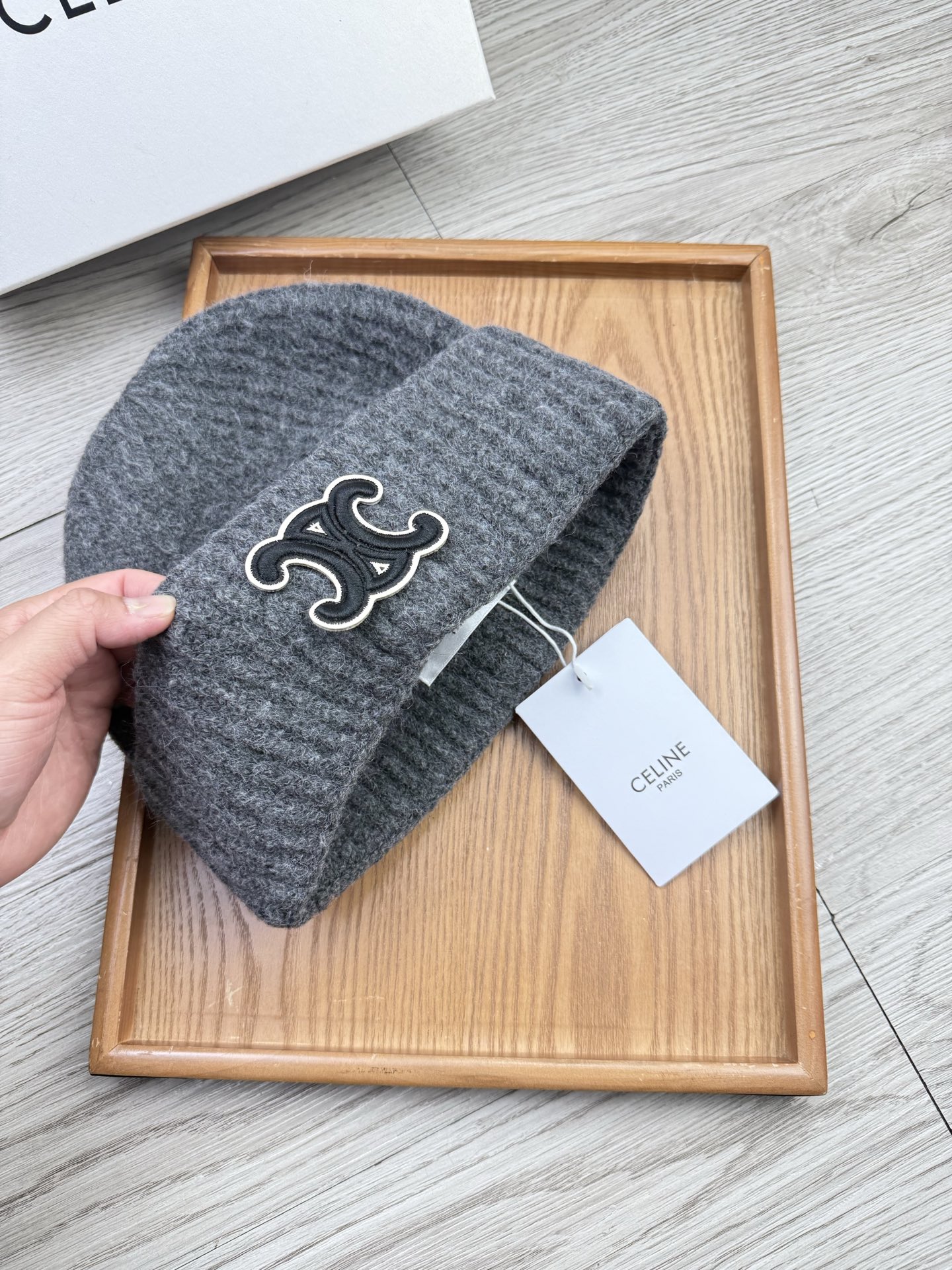 。赛琳。福利！【细毛线针织单帽】新款上架，特别实惠的一个系列帽子，面料：细毛线。密度紧致！毛线针织面料手