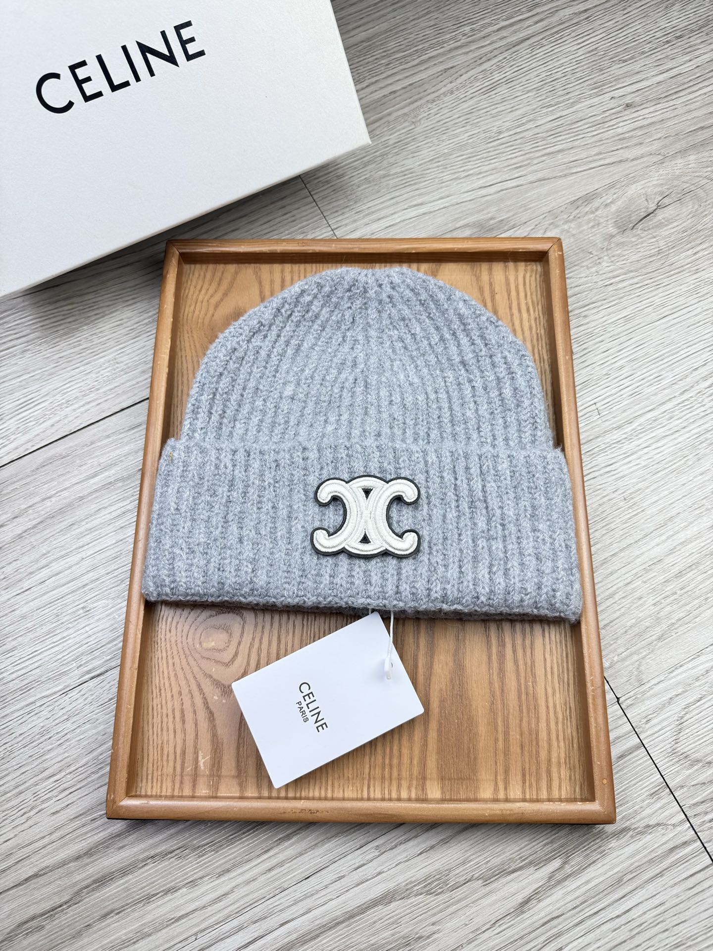 。赛琳。福利！【细毛线针织单帽】新款上架，特别实惠的一个系列帽子，面料：细毛线。密度紧致！毛线针织面料手