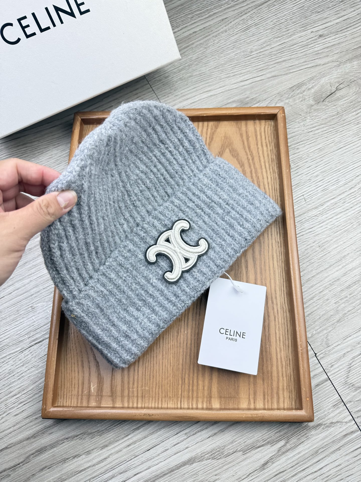 。赛琳。福利！【细毛线针织单帽】新款上架，特别实惠的一个系列帽子，面料：细毛线。密度紧致！毛线针织面料手