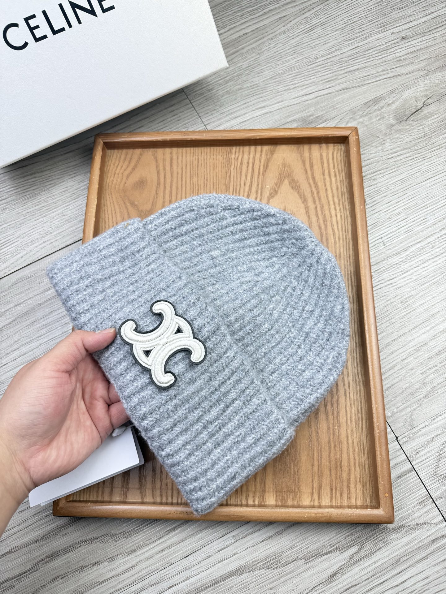 。赛琳。福利！【细毛线针织单帽】新款上架，特别实惠的一个系列帽子，面料：细毛线。密度紧致！毛线针织面料手