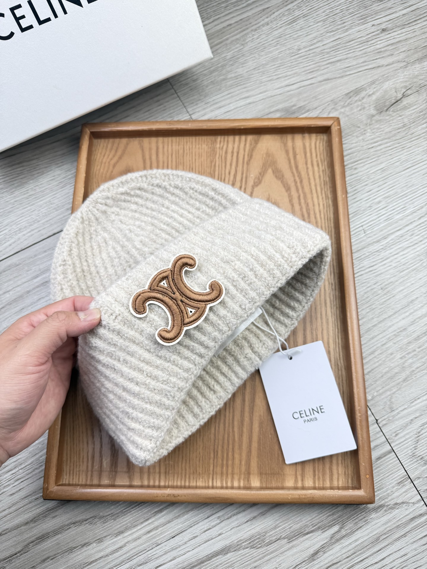 。赛琳。福利！【细毛线针织单帽】新款上架，特别实惠的一个系列帽子，面料：细毛线。密度紧致！毛线针织面料手