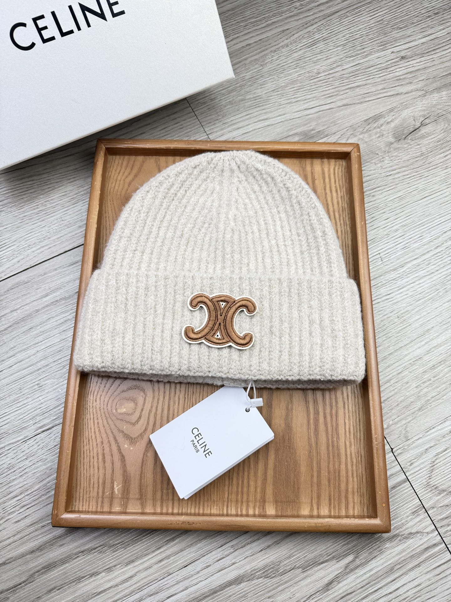 。赛琳。福利！【细毛线针织单帽】新款上架，特别实惠的一个系列帽子，面料：细毛线。密度紧致！毛线针织面料手