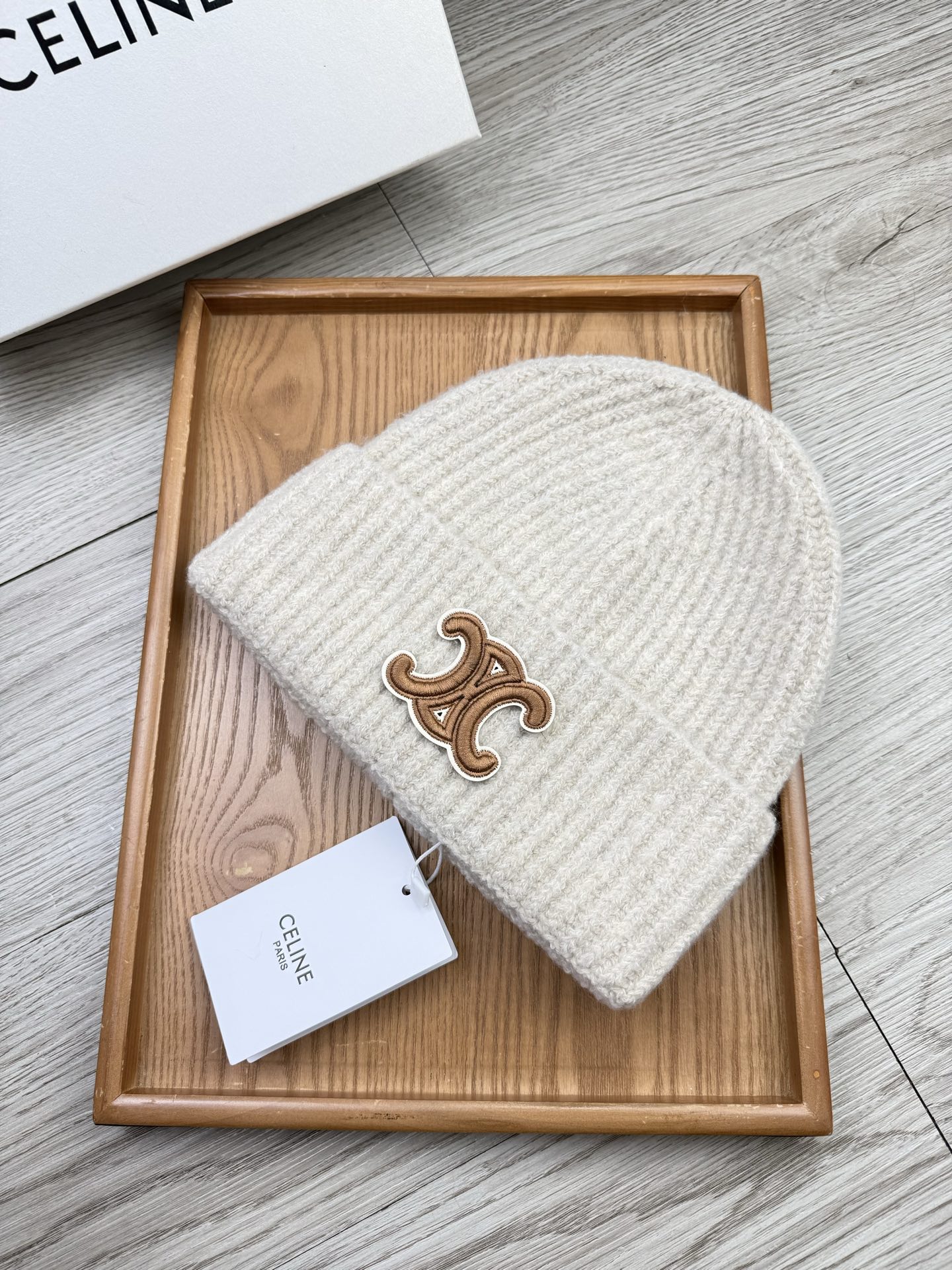 。赛琳。福利！【细毛线针织单帽】新款上架，特别实惠的一个系列帽子，面料：细毛线。密度紧致！毛线针织面料手