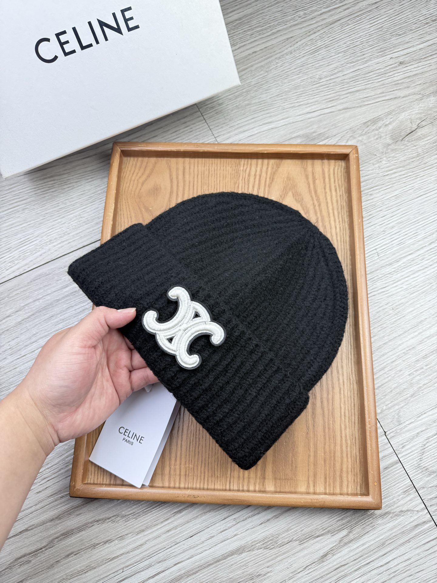 。赛琳。福利！【细毛线针织单帽】新款上架，特别实惠的一个系列帽子，面料：细毛线。密度紧致！毛线针织面料手