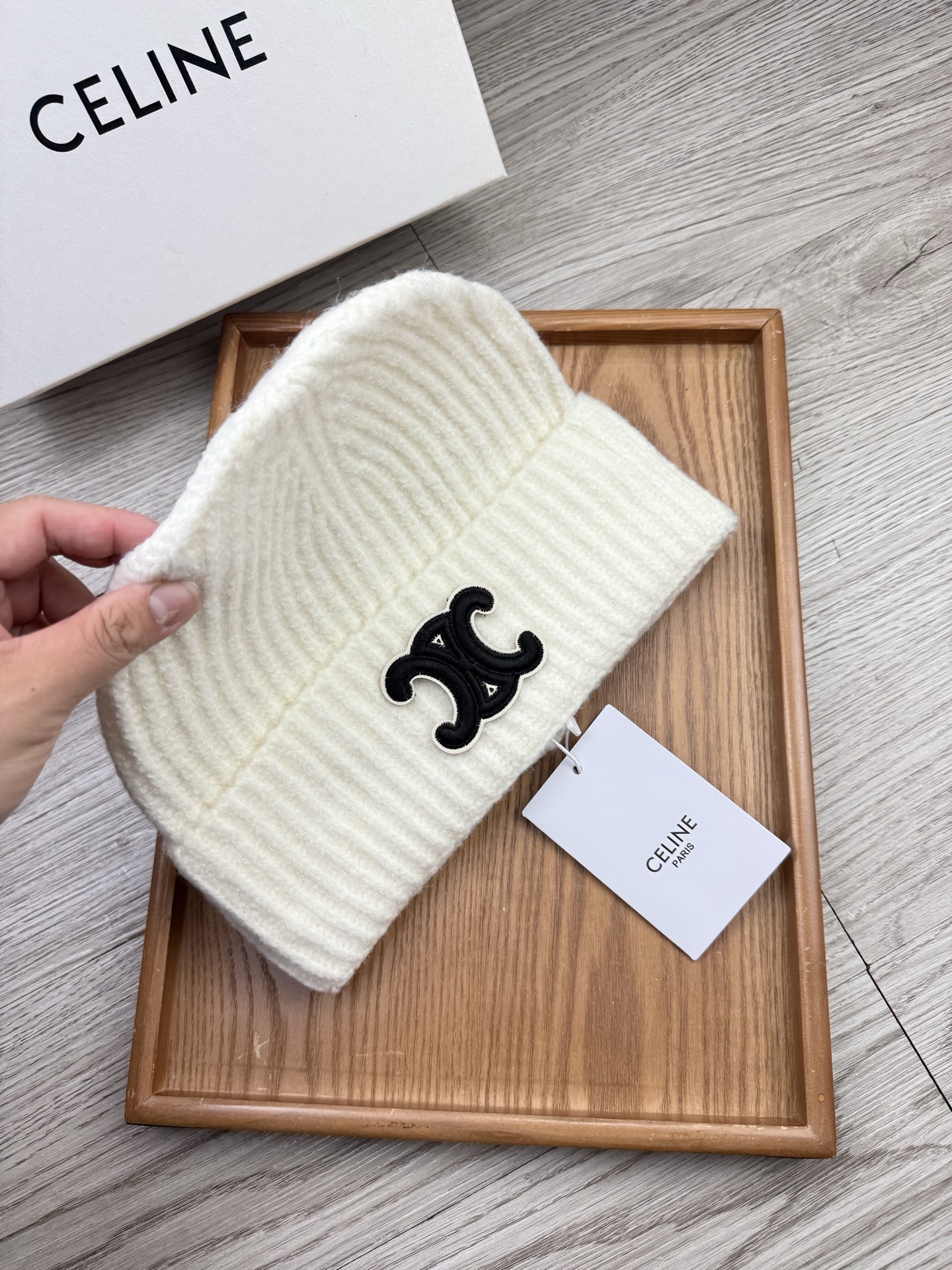 。赛琳。福利！【细毛线针织单帽】新款上架，特别实惠的一个系列帽子，面料：细毛线。密度紧致！毛线针织面料手