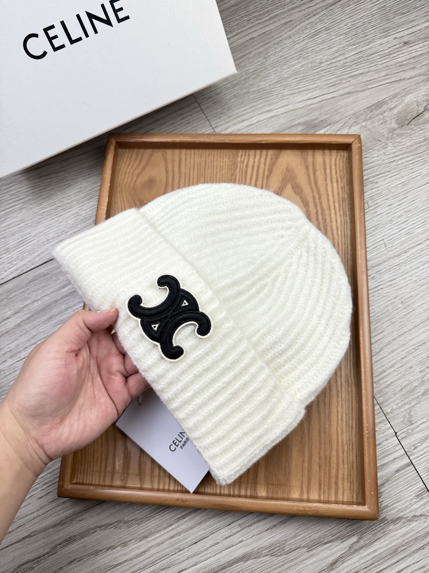 。赛琳。福利！【细毛线针织单帽】新款上架，特别实惠的一个系列帽子，面料：细毛线。密度紧致！毛线针织面料手