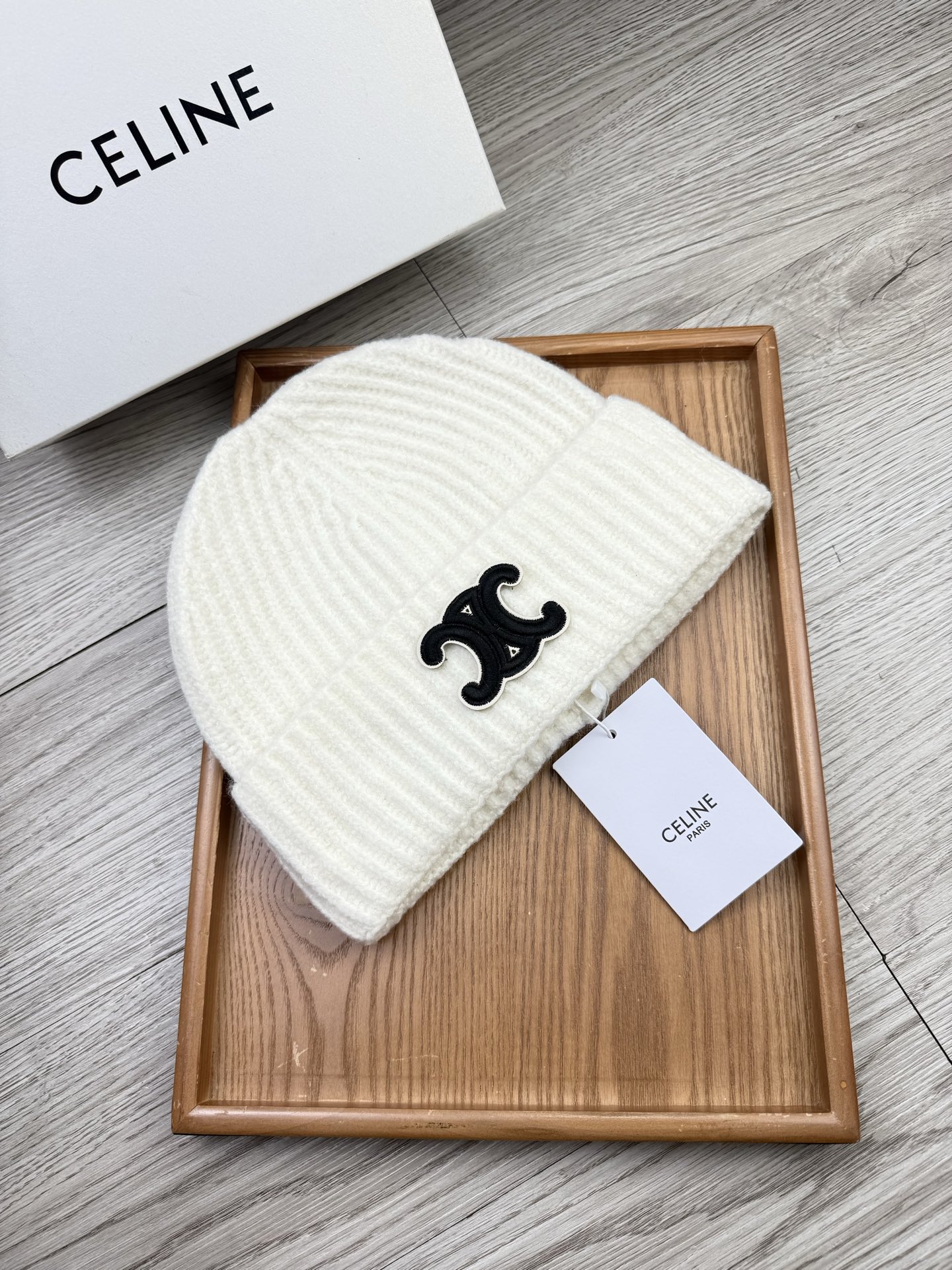 。赛琳。福利！【细毛线针织单帽】新款上架，特别实惠的一个系列帽子，面料：细毛线。密度紧致！毛线针织面料手