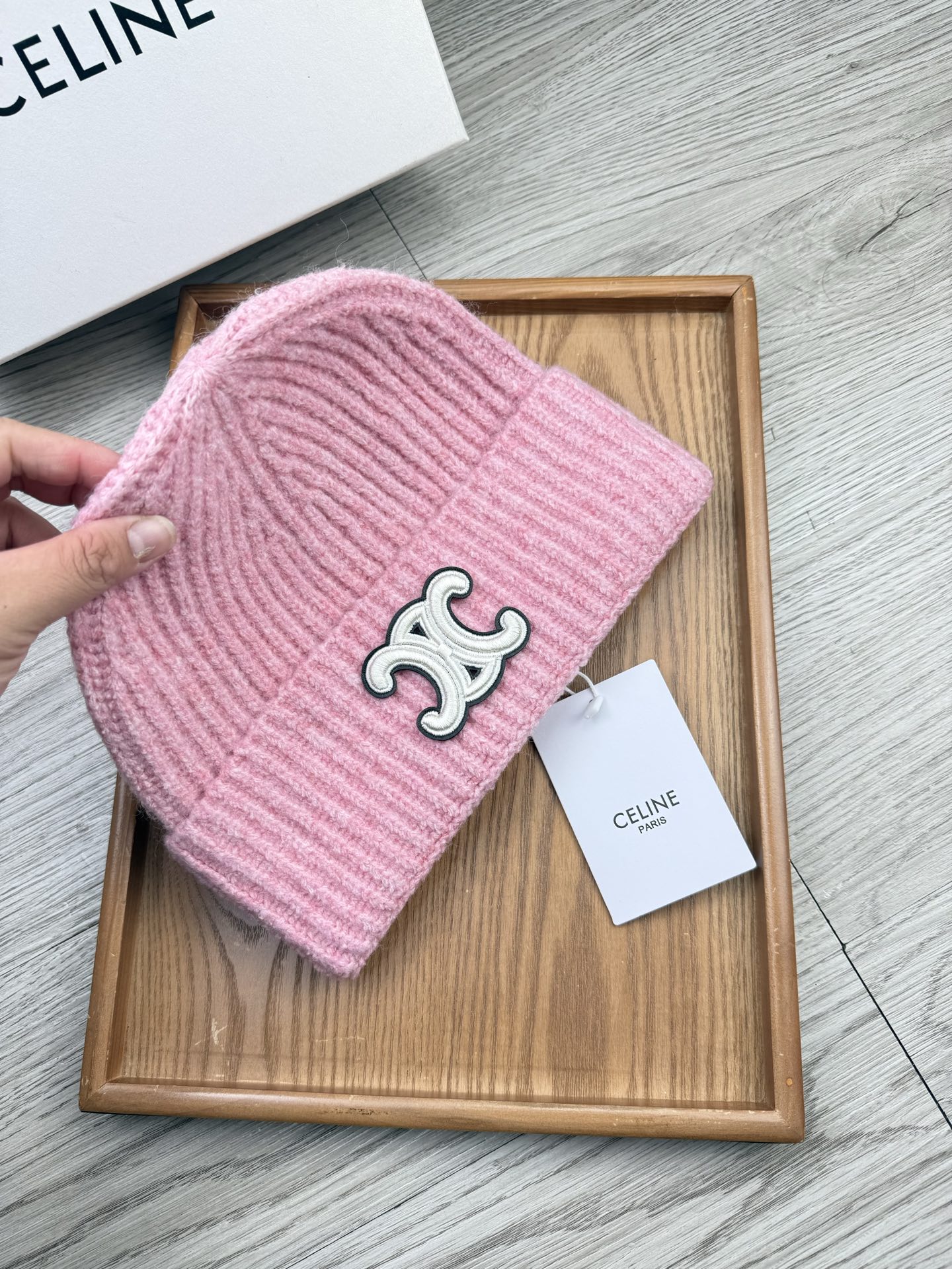 。赛琳。福利！【细毛线针织单帽】新款上架，特别实惠的一个系列帽子，面料：细毛线。密度紧致！毛线针织面料手