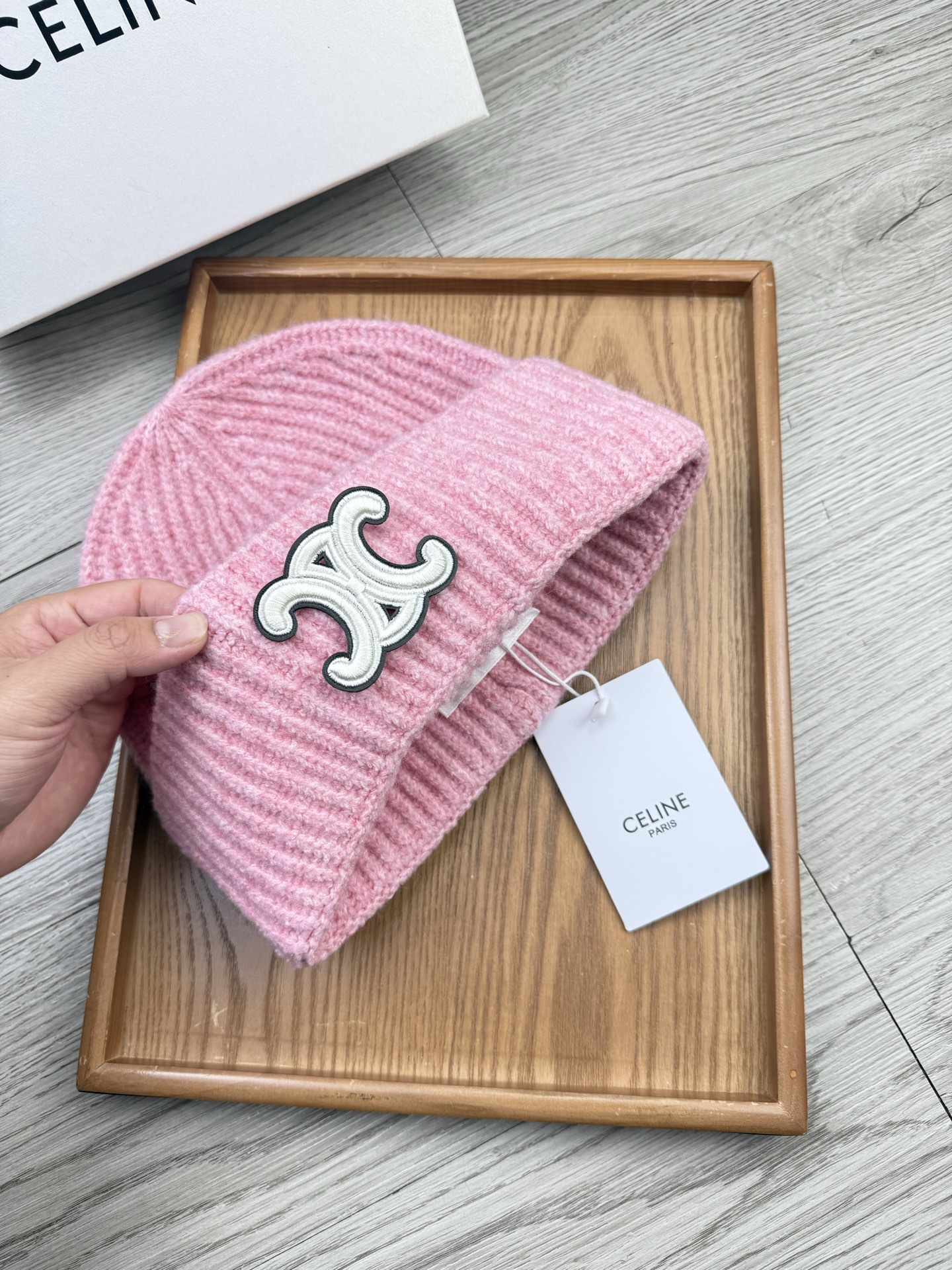 。赛琳。福利！【细毛线针织单帽】新款上架，特别实惠的一个系列帽子，面料：细毛线。密度紧致！毛线针织面料手