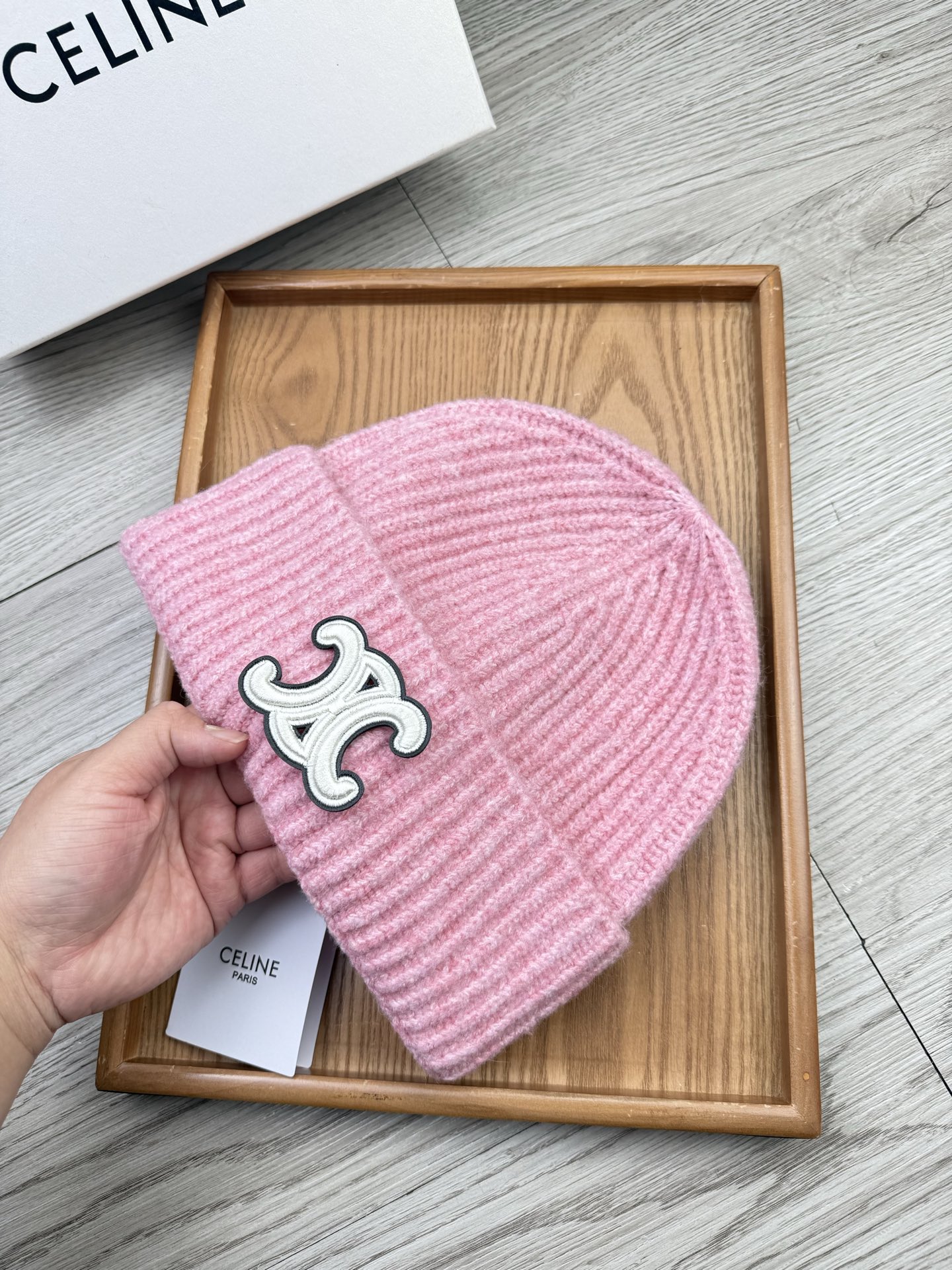 。赛琳。福利！【细毛线针织单帽】新款上架，特别实惠的一个系列帽子，面料：细毛线。密度紧致！毛线针织面料手