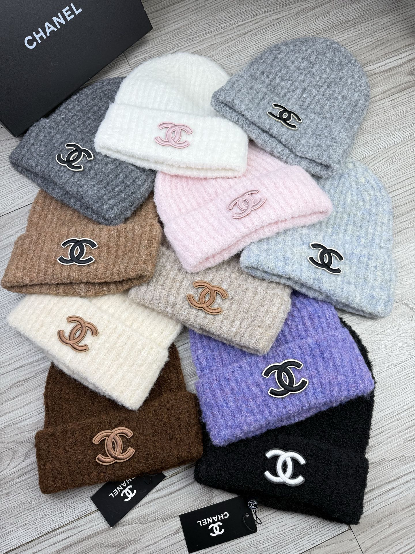 NO:587816,Special offer.C home.Benefits!  [Fine wool knitted single hat] New style is on the shelves, a particularly affordable series of hats, the fabric is fine wool. The density is tight!  Wool knitted fabric feels comfortable and breathable!  Fashionable and chic!  A must-have item for going out on the street, age-reducing, fashionable, and very generous!  The shape of the hat is very nice!  And the price is very beautiful!  It’s a great item to give as a gift or for personal use!  !  Complete trademark hangtags!  !  There are many styles and colors!  Hats bucket hat, baseball cap, knitted hat, hat, chanel, espadrilles, hats19860909特价.C家.福利！【细毛线针织单帽】新款上架,特别实惠的一个系列帽子,面料细毛线.密度紧致！毛线针织面料手感舒适透气性好！款式新颖别致！出街必备单品,减龄又时尚,非常大方！帽型特别好看！而且价格非常美丽！送人自用都是非常不错的一款单品哦！！商标吊牌齐全！！款式多多,颜色多多！帽子渔夫帽棒球帽针织帽,帽子,chanel,espadrilles,hats,hat