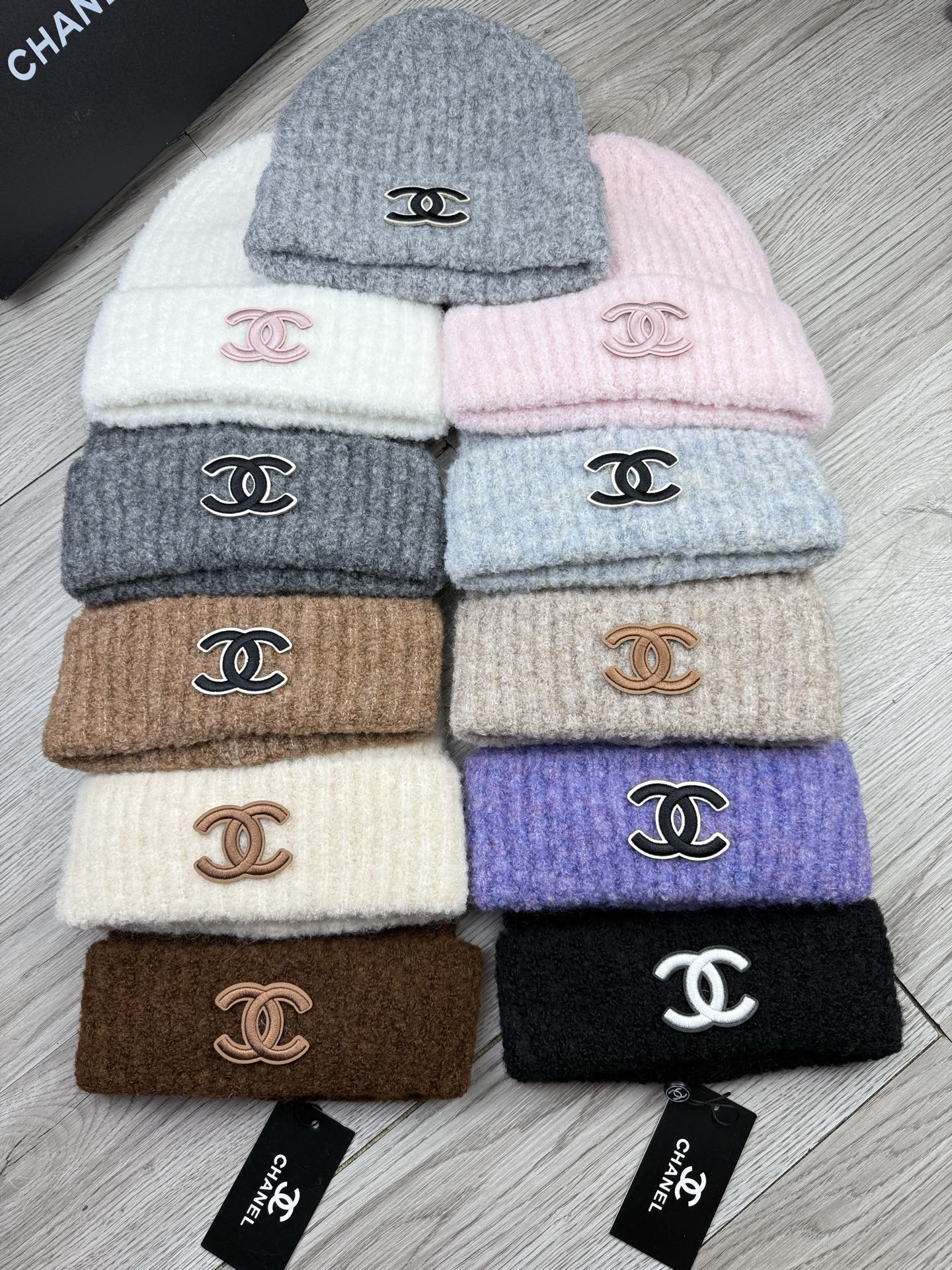 。C家。福利！【细毛线针织单帽】新款上架，特别实惠的一个系列帽子，面料：细毛线。密度紧致！毛线针织面料手