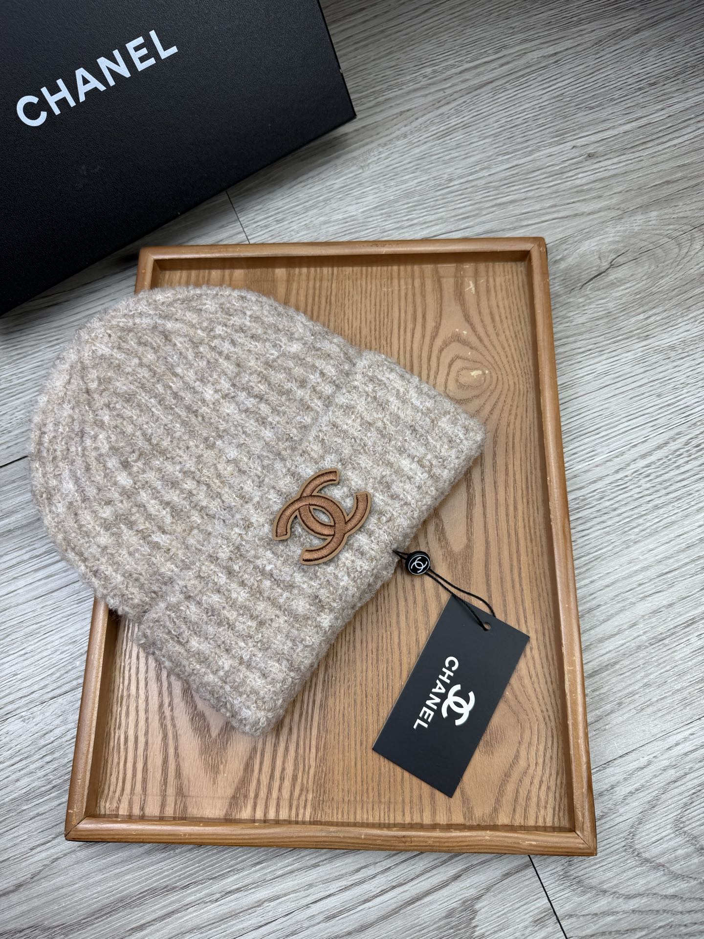 。C家。福利！【细毛线针织单帽】新款上架，特别实惠的一个系列帽子，面料：细毛线。密度紧致！毛线针织面料手