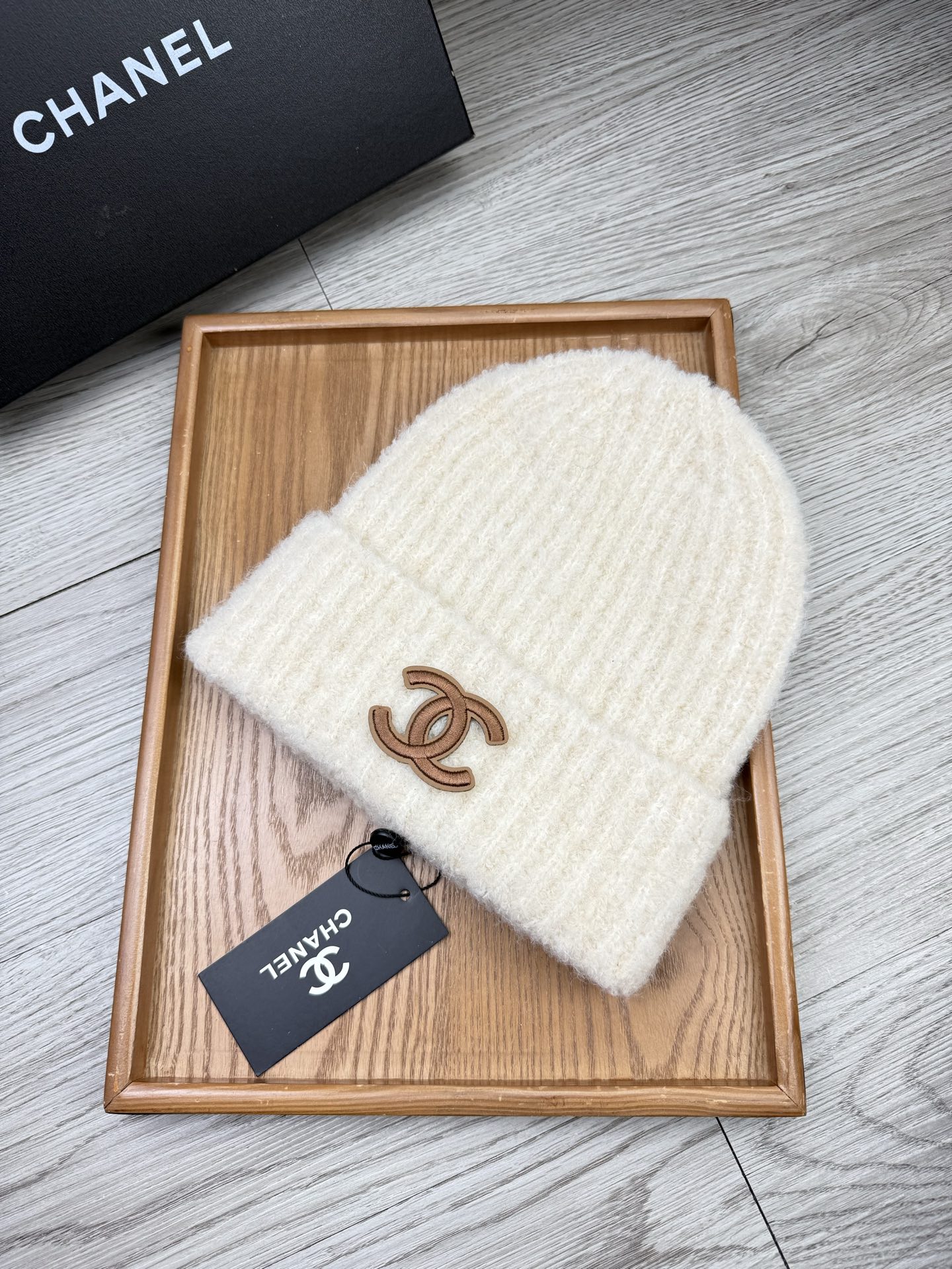 。C家。福利！【细毛线针织单帽】新款上架，特别实惠的一个系列帽子，面料：细毛线。密度紧致！毛线针织面料手