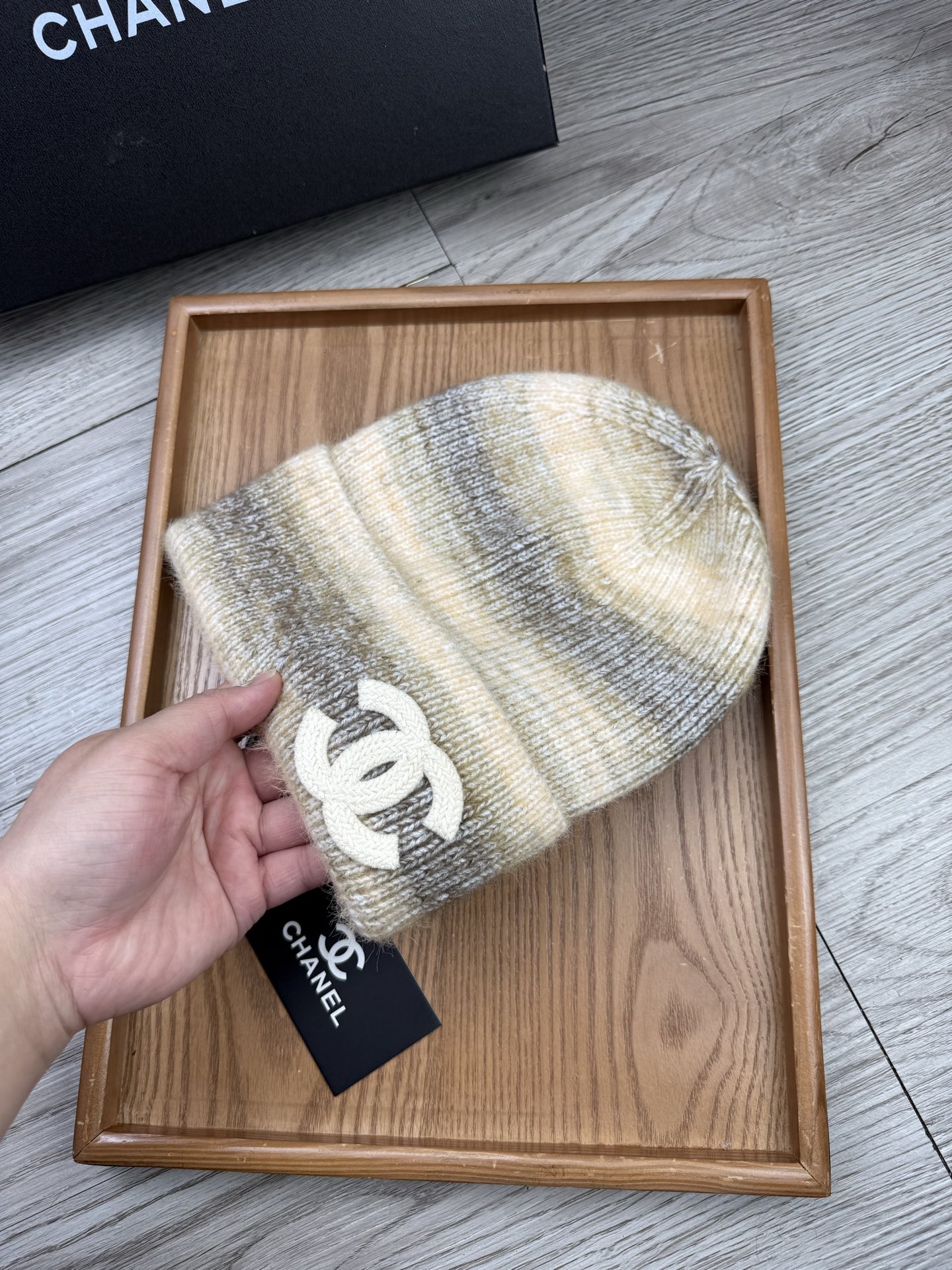 。C家。福利！【细毛线针织单帽】新款上架，特别实惠的一个系列帽子，面料：细毛线。密度紧致！毛线针织面料手