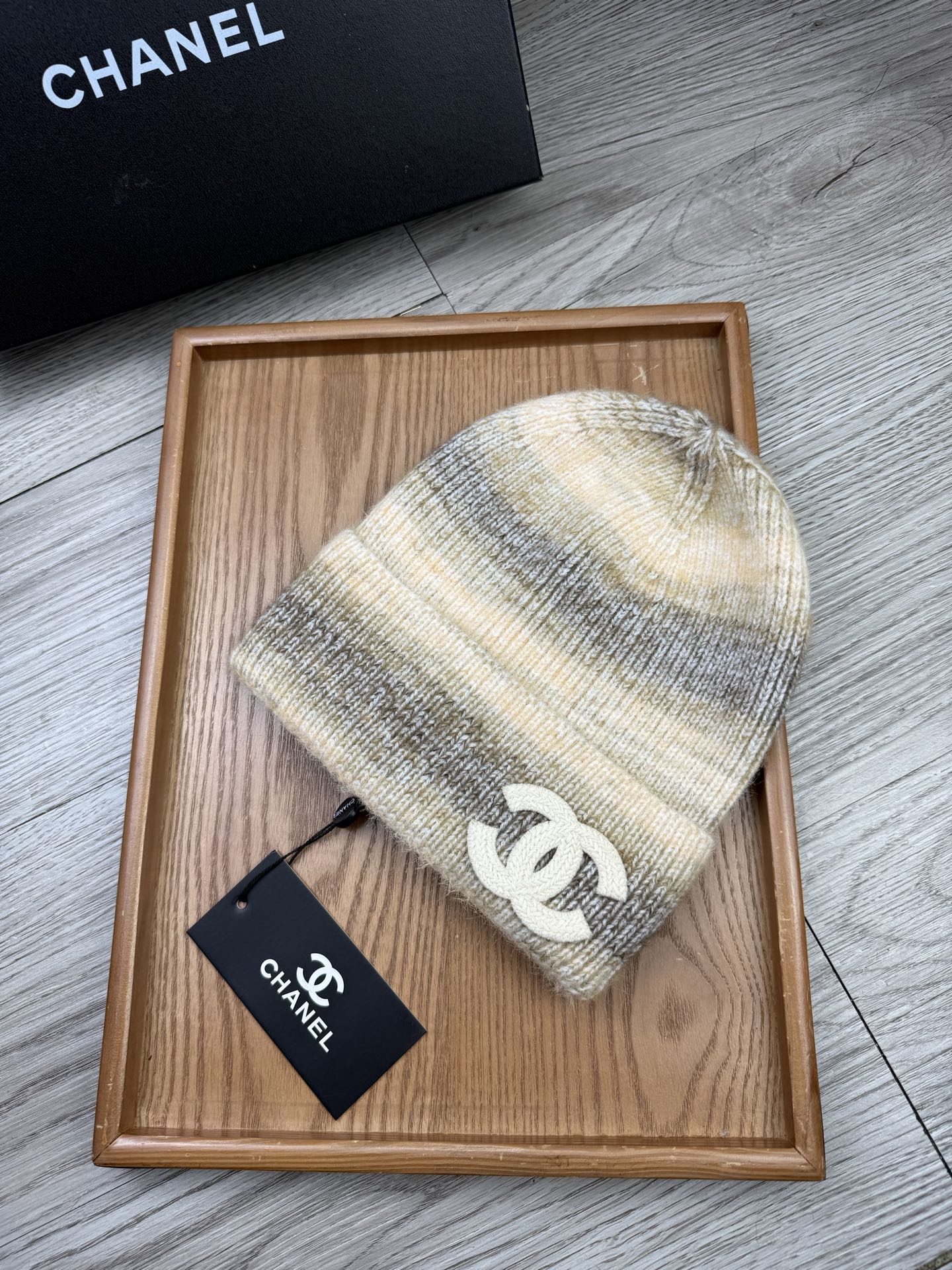 。C家。福利！【细毛线针织单帽】新款上架，特别实惠的一个系列帽子，面料：细毛线。密度紧致！毛线针织面料手