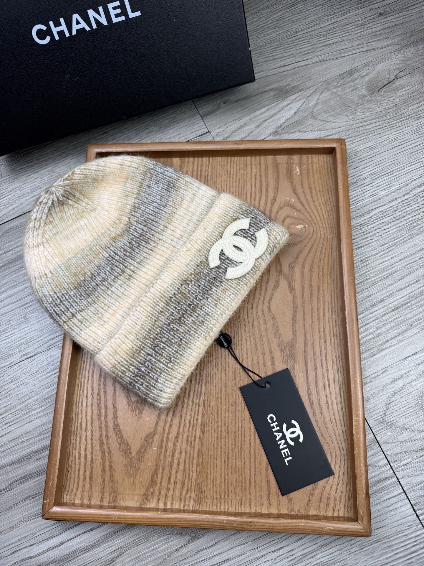 。C家。福利！【细毛线针织单帽】新款上架，特别实惠的一个系列帽子，面料：细毛线。密度紧致！毛线针织面料手