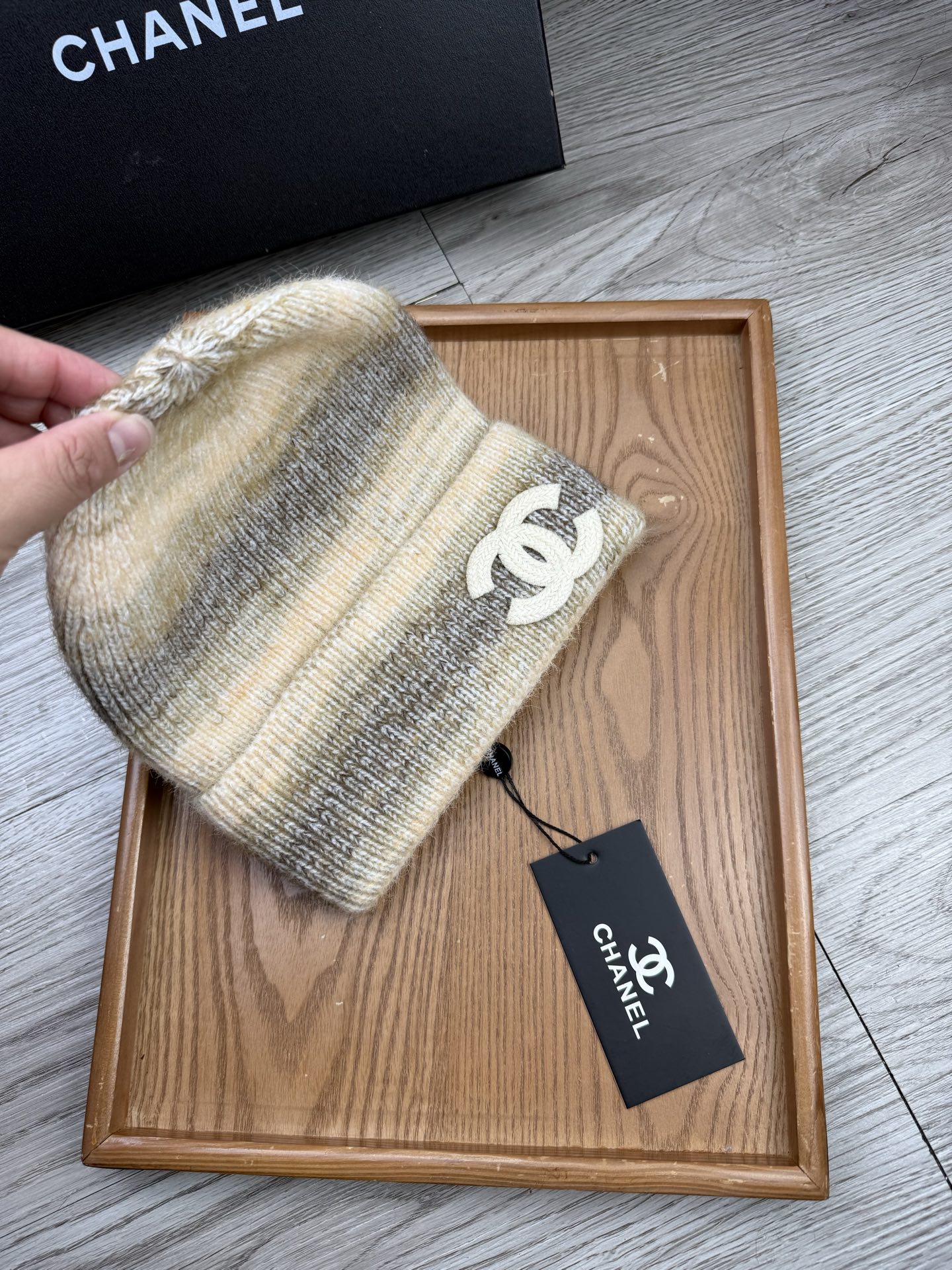 。C家。福利！【细毛线针织单帽】新款上架，特别实惠的一个系列帽子，面料：细毛线。密度紧致！毛线针织面料手