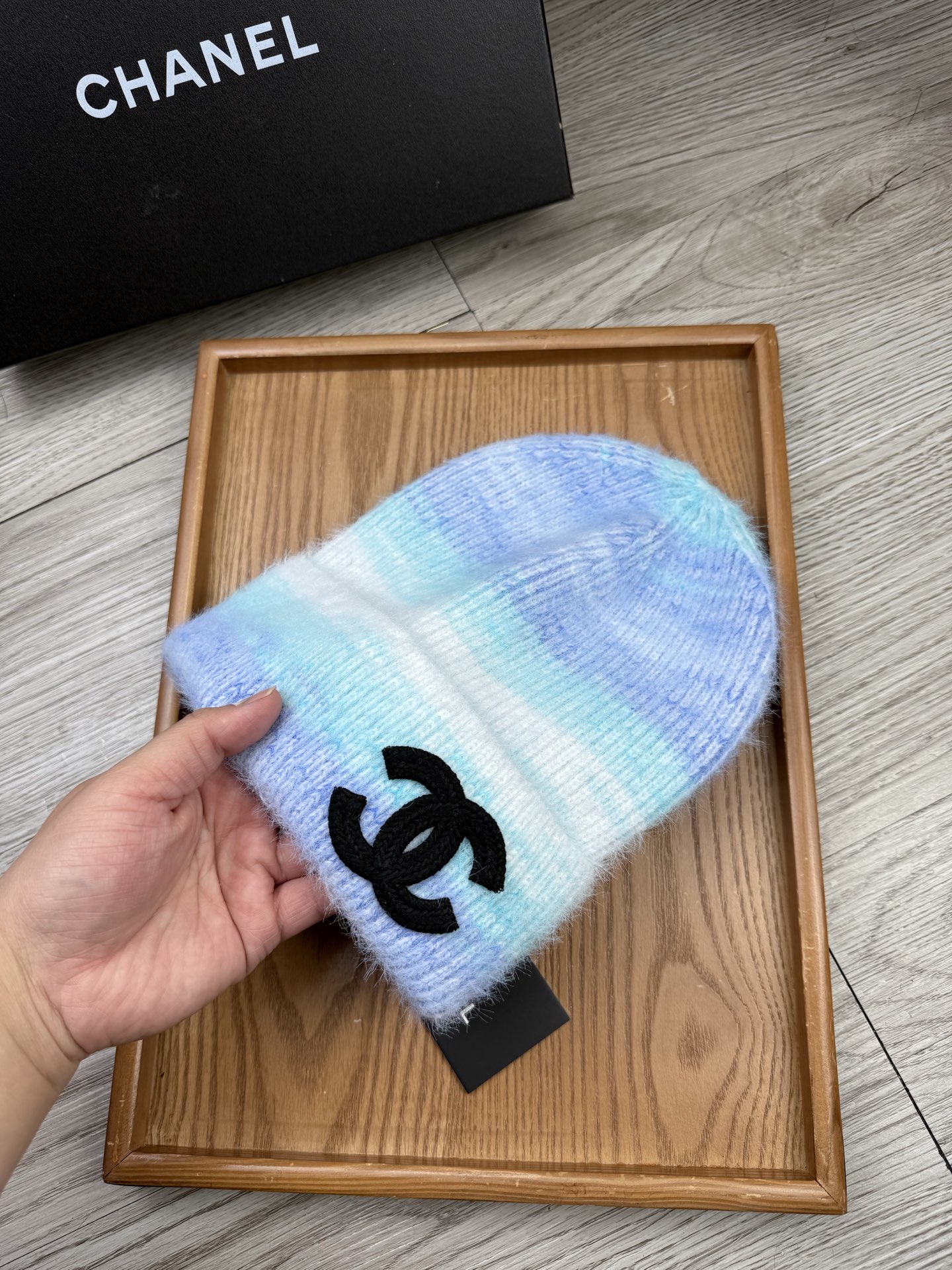 。C家。福利！【细毛线针织单帽】新款上架，特别实惠的一个系列帽子，面料：细毛线。密度紧致！毛线针织面料手