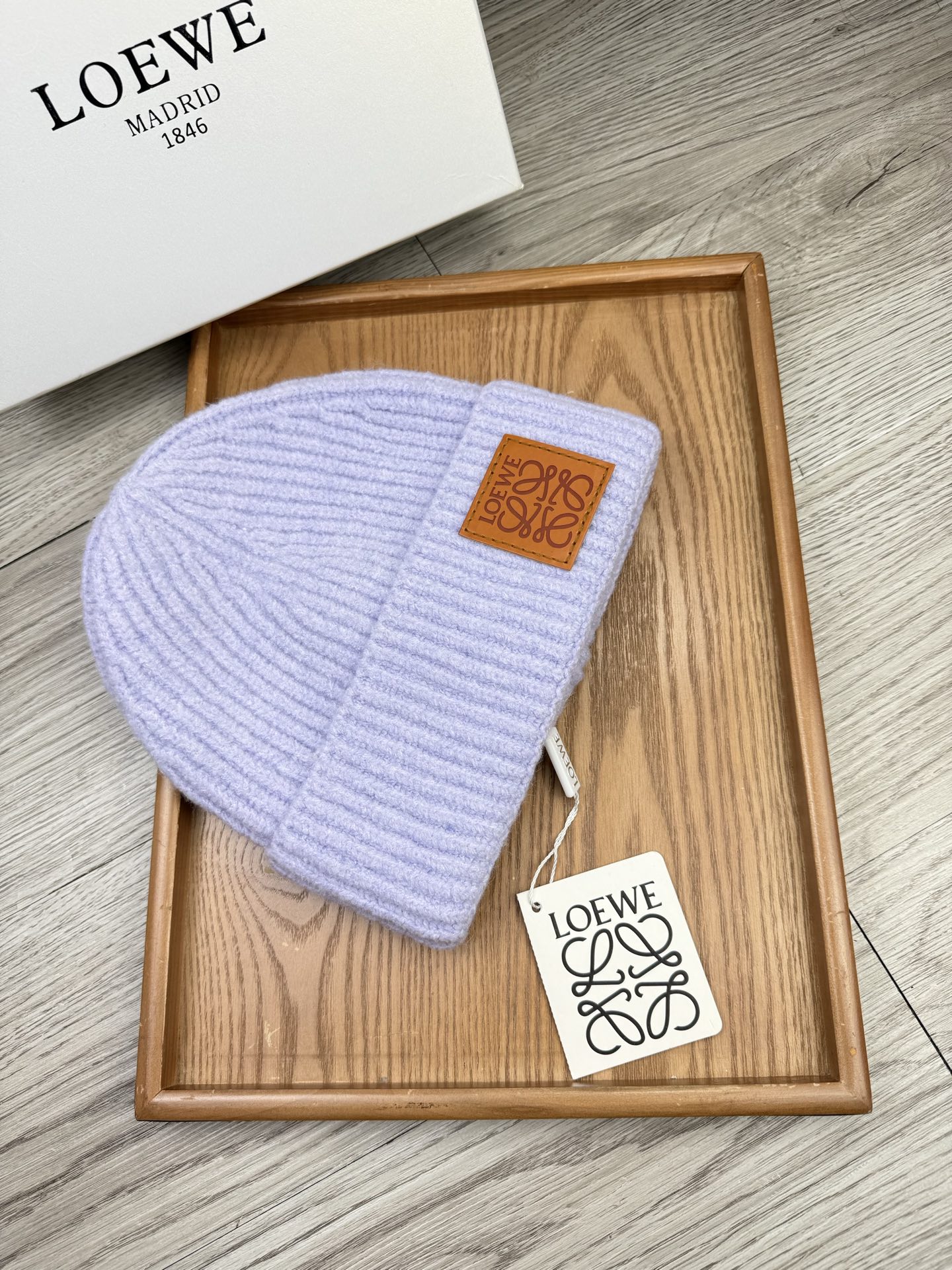 。loewe。福利！【细毛线针织单帽】新款上架，特别实惠的一个系列帽子，面料：细毛线。密度紧致！毛线针织