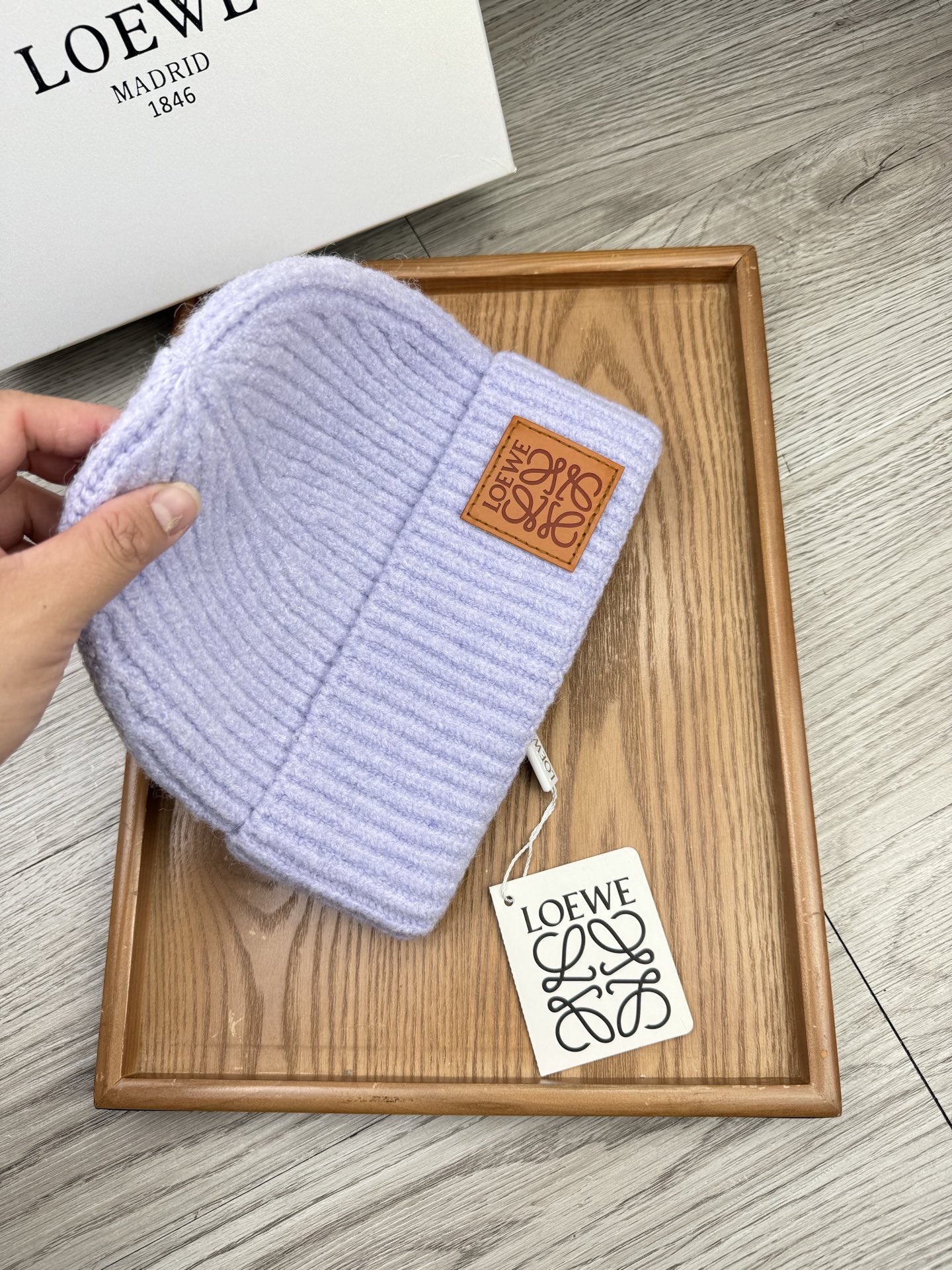 。loewe。福利！【细毛线针织单帽】新款上架，特别实惠的一个系列帽子，面料：细毛线。密度紧致！毛线针织