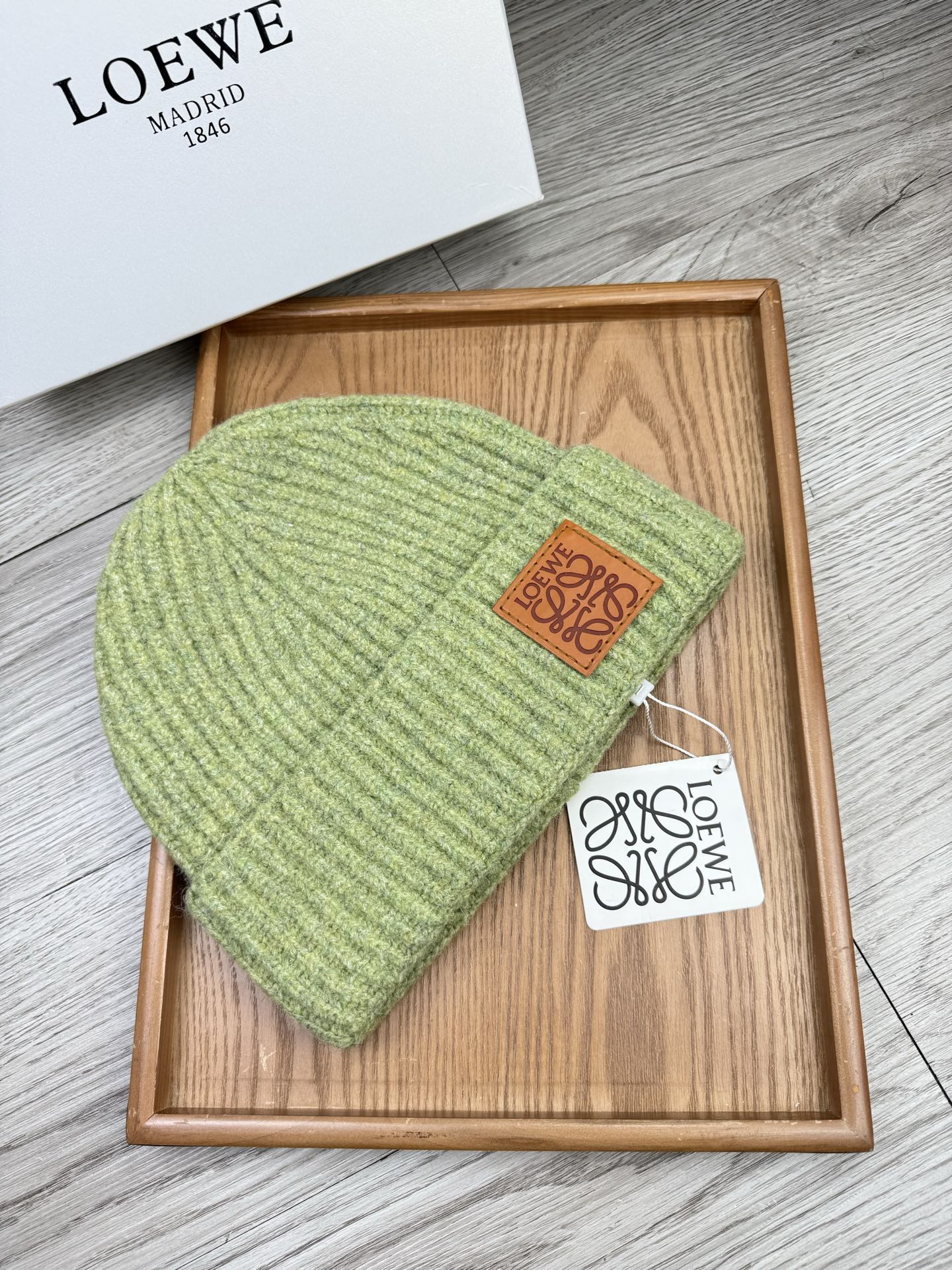 。loewe。福利！【细毛线针织单帽】新款上架，特别实惠的一个系列帽子，面料：细毛线。密度紧致！毛线针织