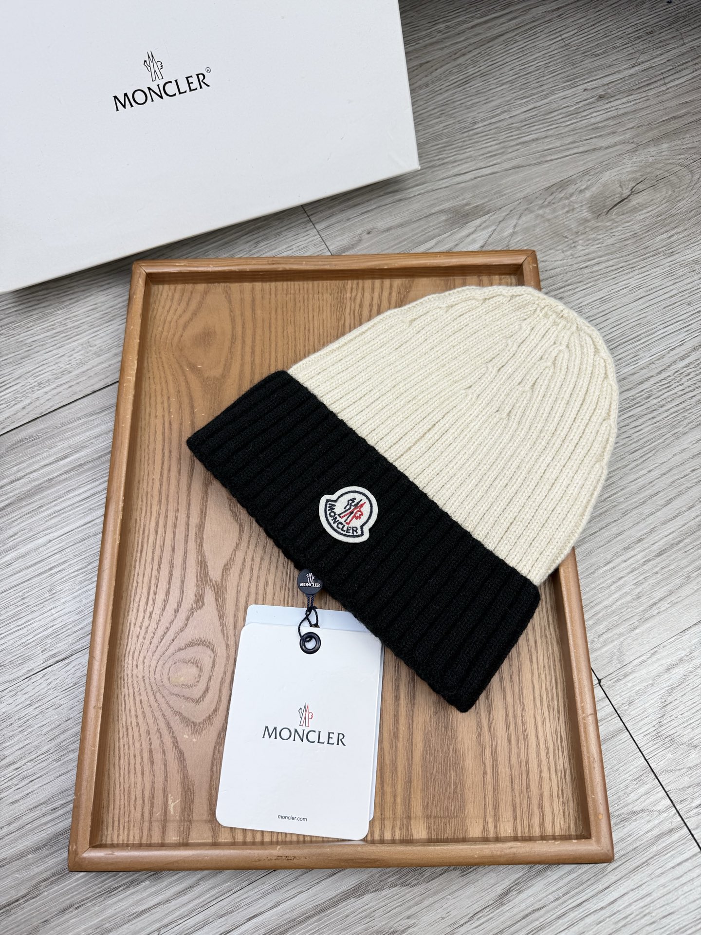 。蒙口。福利！【细毛线针织单帽】新款上架，特别实惠的一个系列帽子，面料：细毛线。密度紧致！毛线针织面料手