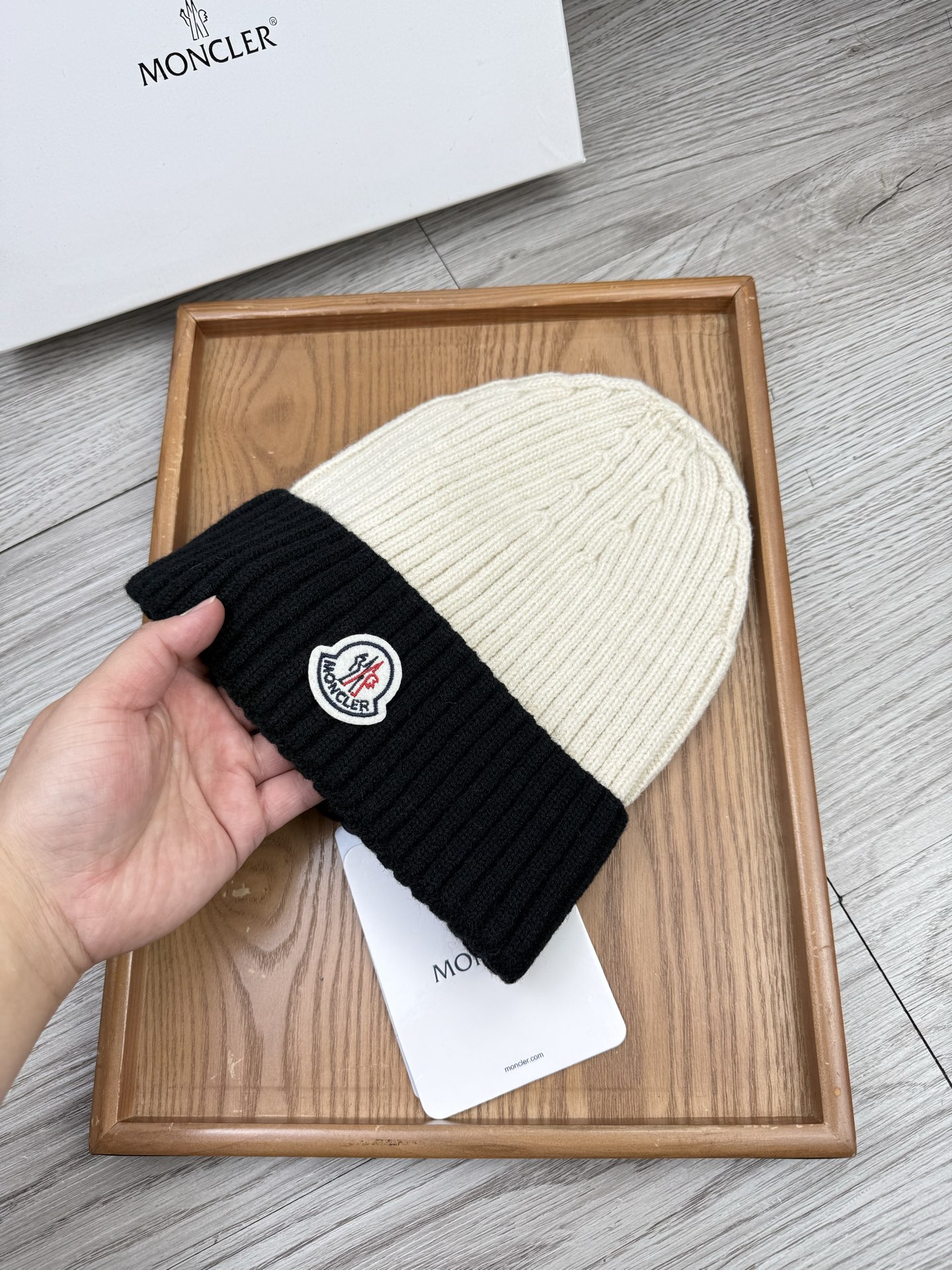 。蒙口。福利！【细毛线针织单帽】新款上架，特别实惠的一个系列帽子，面料：细毛线。密度紧致！毛线针织面料手