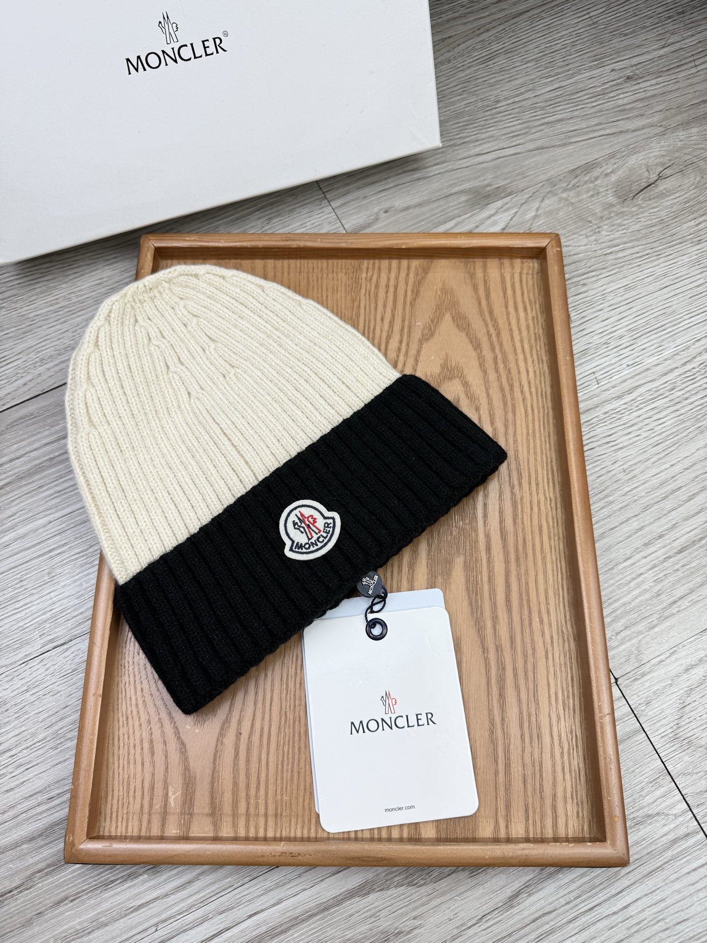 。蒙口。福利！【细毛线针织单帽】新款上架，特别实惠的一个系列帽子，面料：细毛线。密度紧致！毛线针织面料手