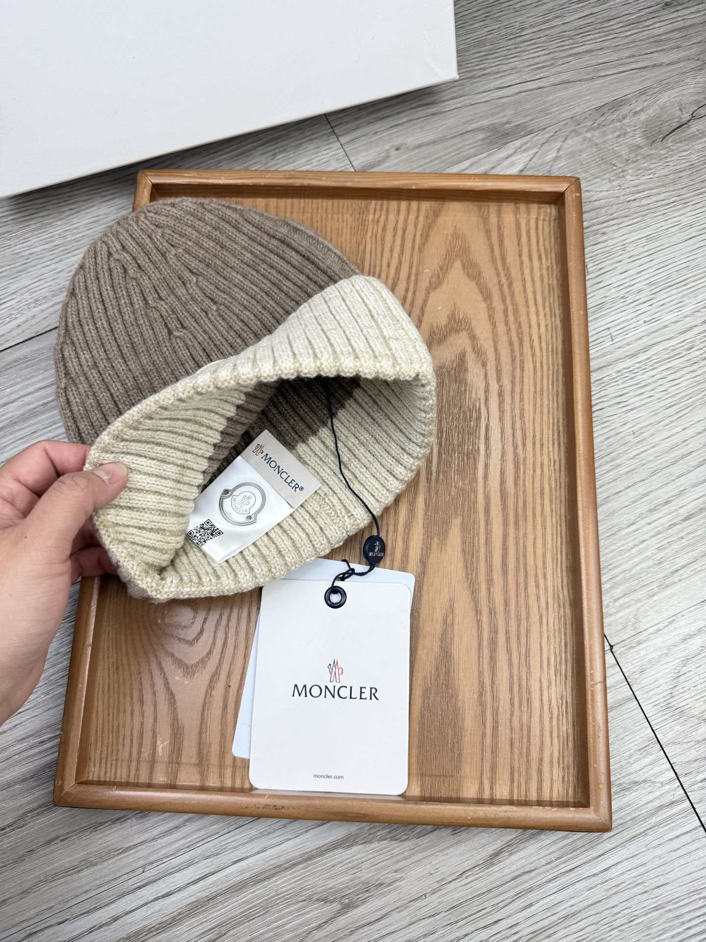 。蒙口。福利！【细毛线针织单帽】新款上架，特别实惠的一个系列帽子，面料：细毛线。密度紧致！毛线针织面料手