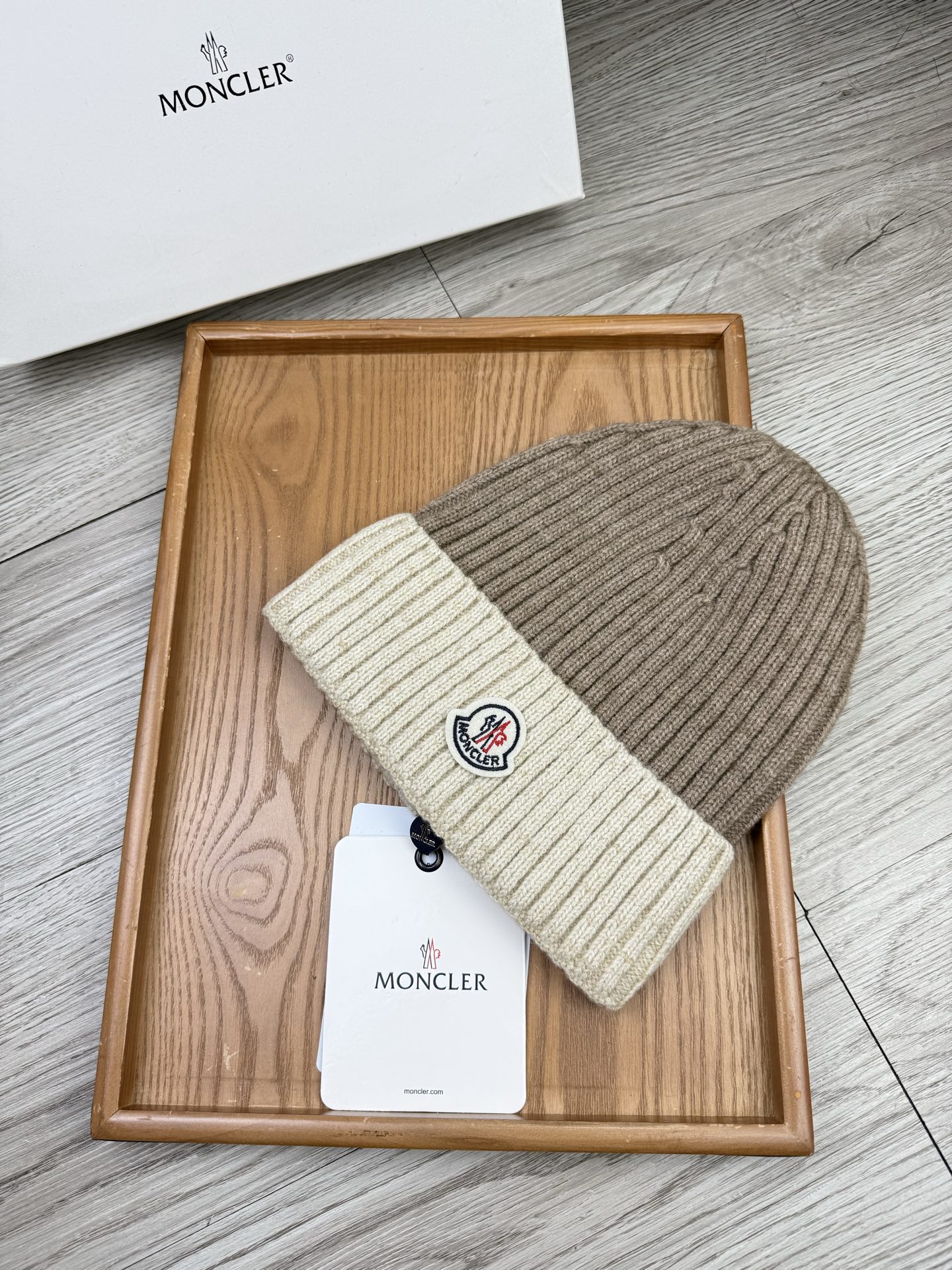 。蒙口。福利！【细毛线针织单帽】新款上架，特别实惠的一个系列帽子，面料：细毛线。密度紧致！毛线针织面料手