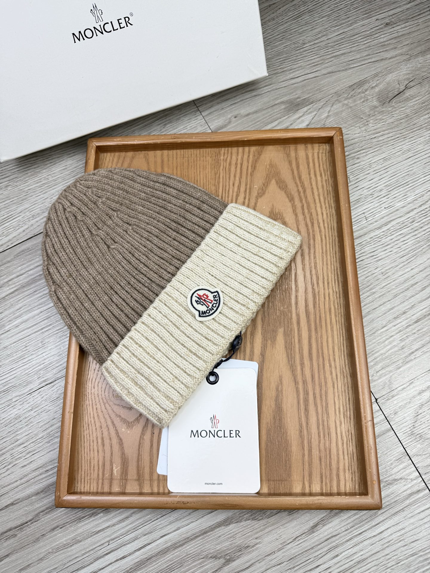 。蒙口。福利！【细毛线针织单帽】新款上架，特别实惠的一个系列帽子，面料：细毛线。密度紧致！毛线针织面料手