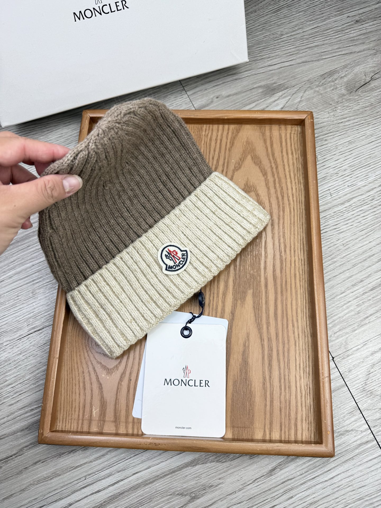 。蒙口。福利！【细毛线针织单帽】新款上架，特别实惠的一个系列帽子，面料：细毛线。密度紧致！毛线针织面料手