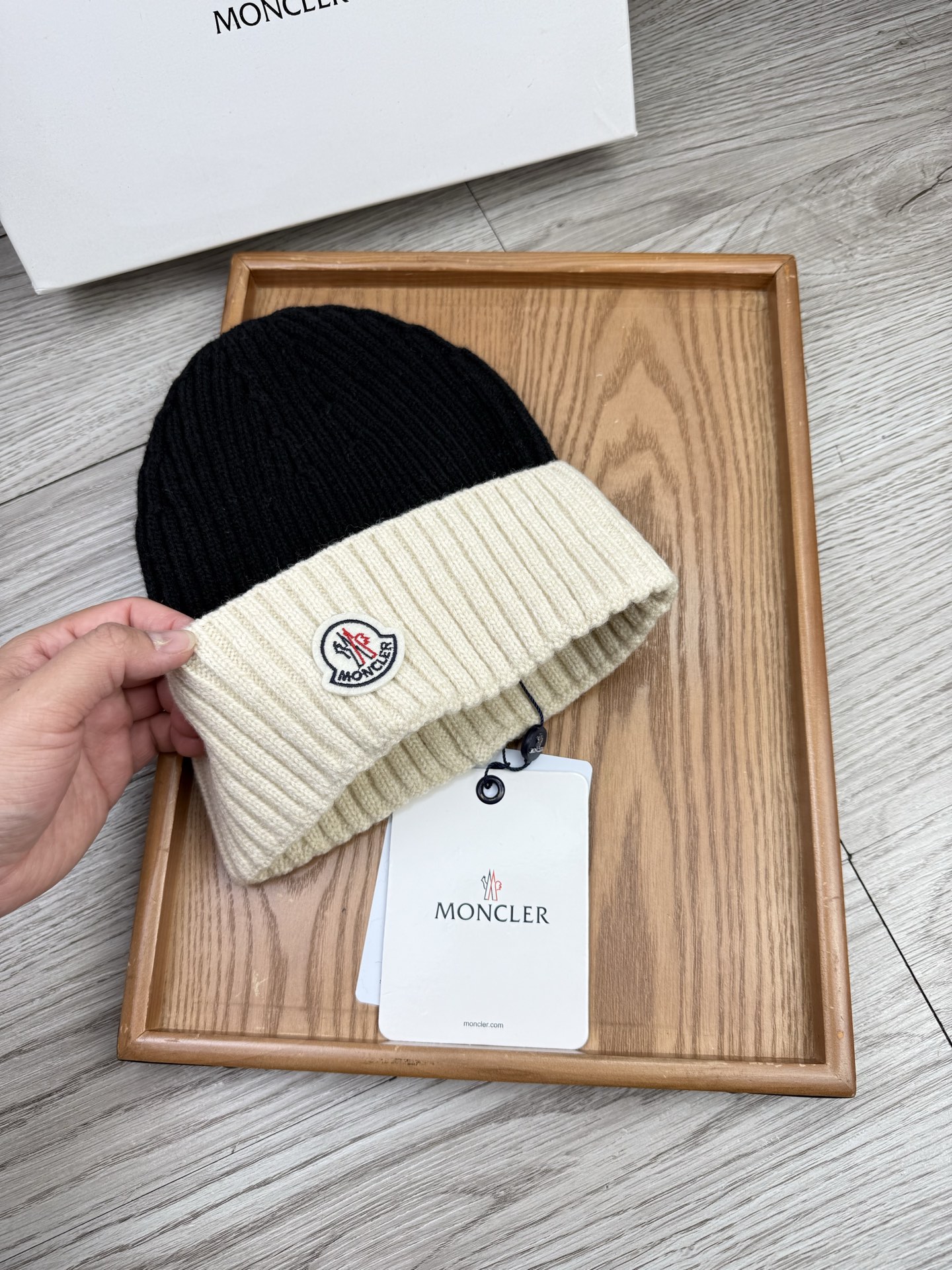 。蒙口。福利！【细毛线针织单帽】新款上架，特别实惠的一个系列帽子，面料：细毛线。密度紧致！毛线针织面料手