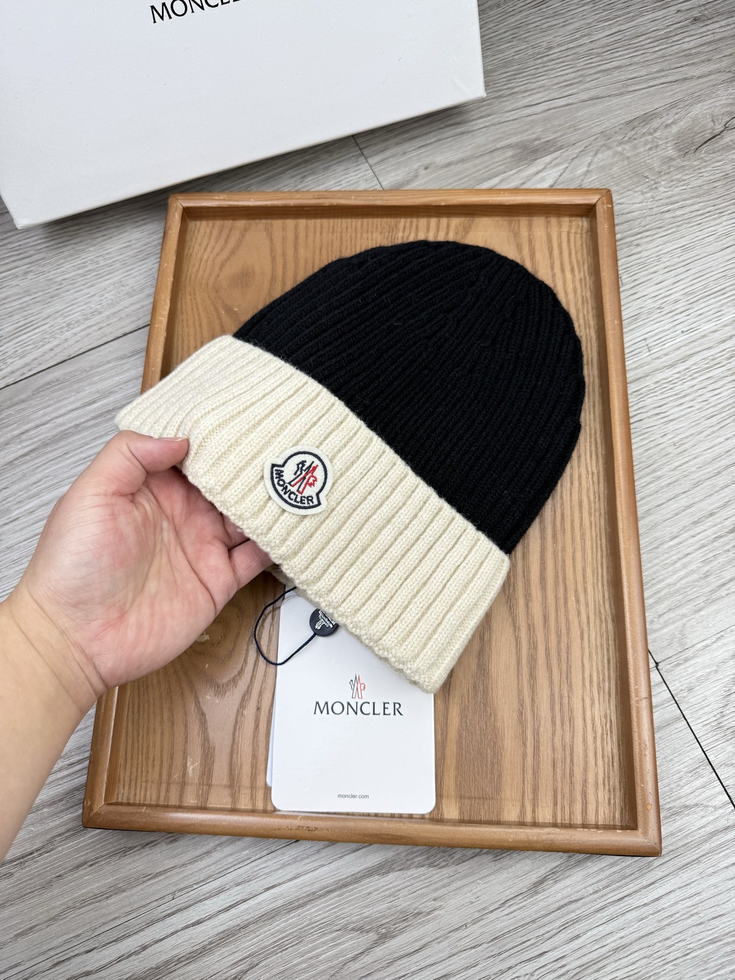 。蒙口。福利！【细毛线针织单帽】新款上架，特别实惠的一个系列帽子，面料：细毛线。密度紧致！毛线针织面料手