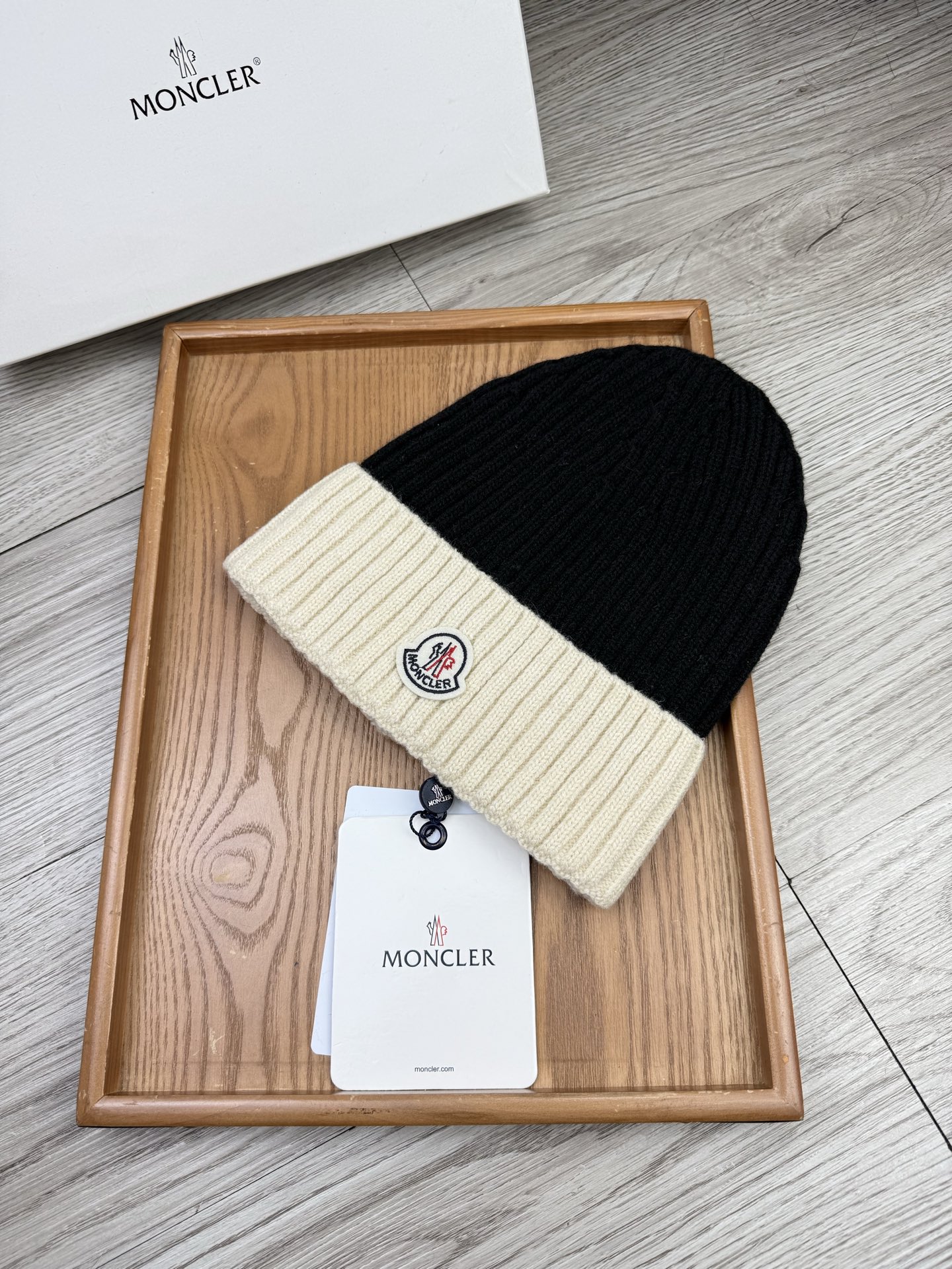 。蒙口。福利！【细毛线针织单帽】新款上架，特别实惠的一个系列帽子，面料：细毛线。密度紧致！毛线针织面料手