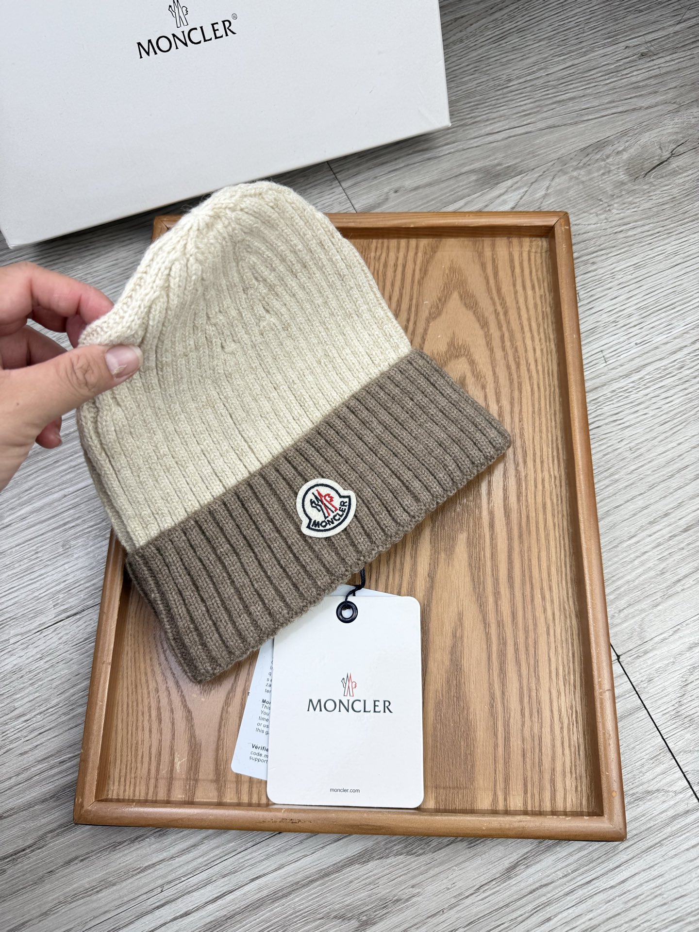 。蒙口。福利！【细毛线针织单帽】新款上架，特别实惠的一个系列帽子，面料：细毛线。密度紧致！毛线针织面料手