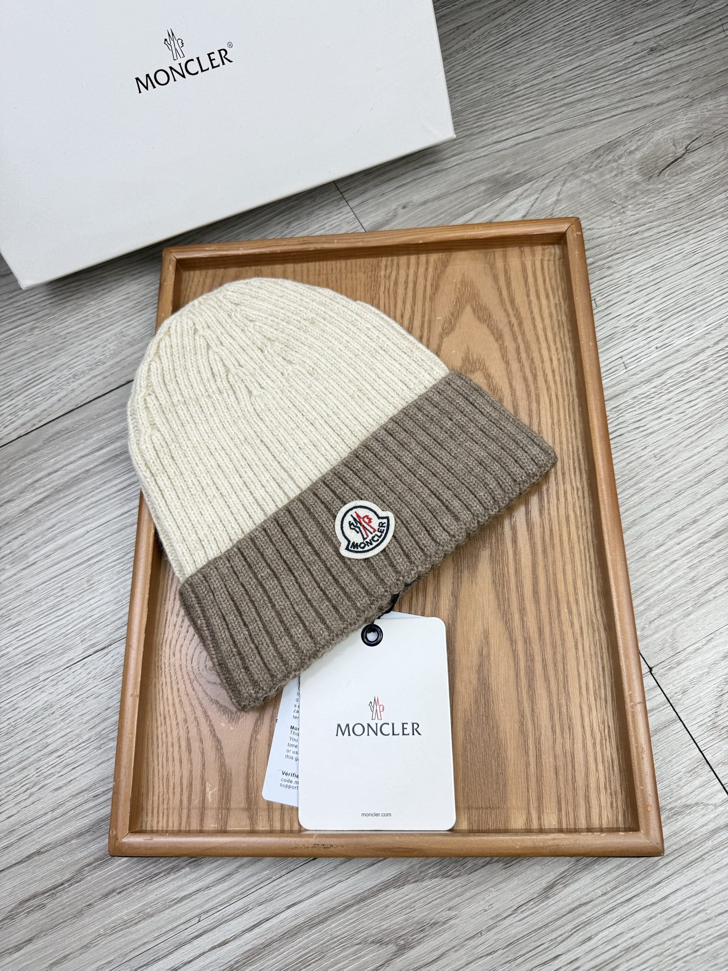 。蒙口。福利！【细毛线针织单帽】新款上架，特别实惠的一个系列帽子，面料：细毛线。密度紧致！毛线针织面料手