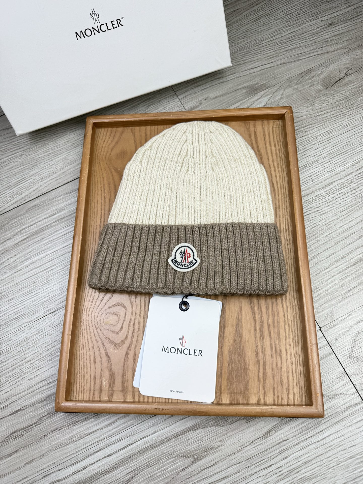 。蒙口。福利！【细毛线针织单帽】新款上架，特别实惠的一个系列帽子，面料：细毛线。密度紧致！毛线针织面料手